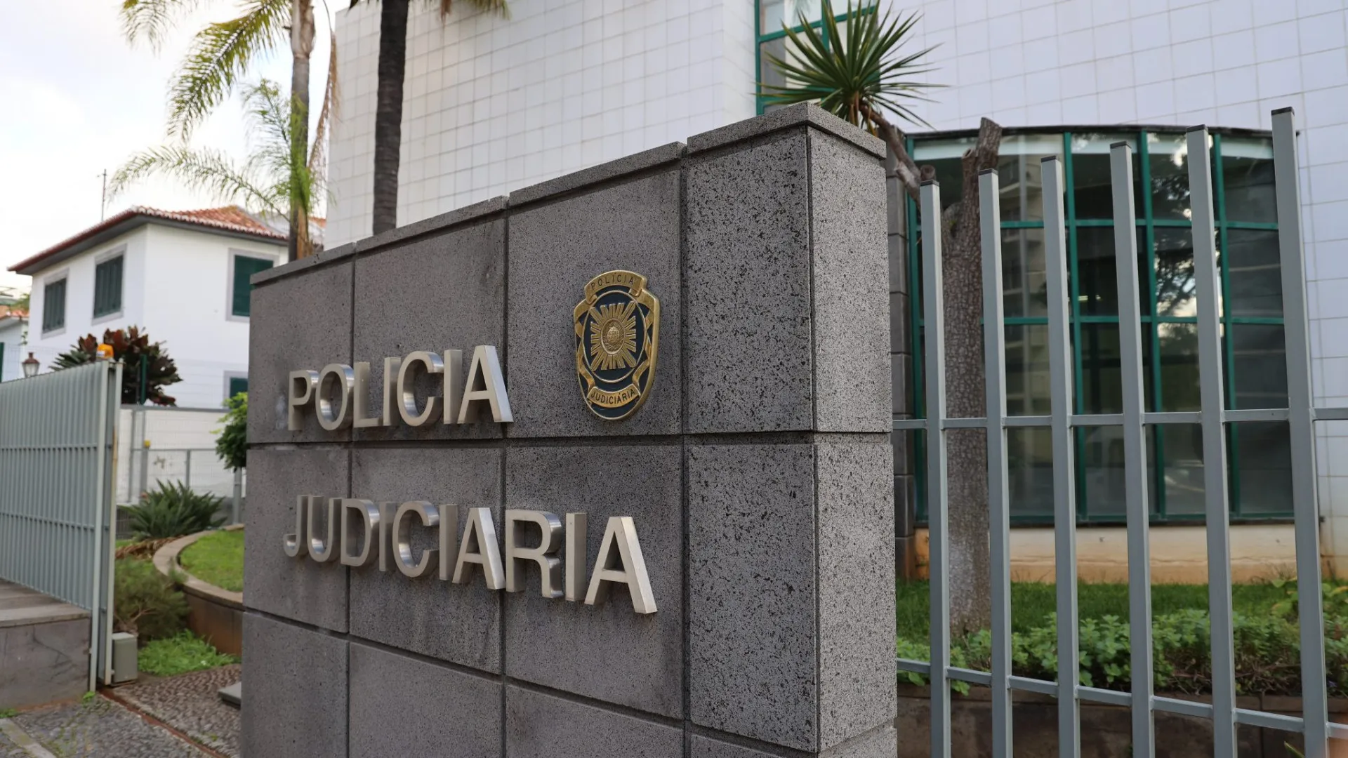 
                    PJ cria equipa para investigar caso de alegada corrupção na Madeira
                
