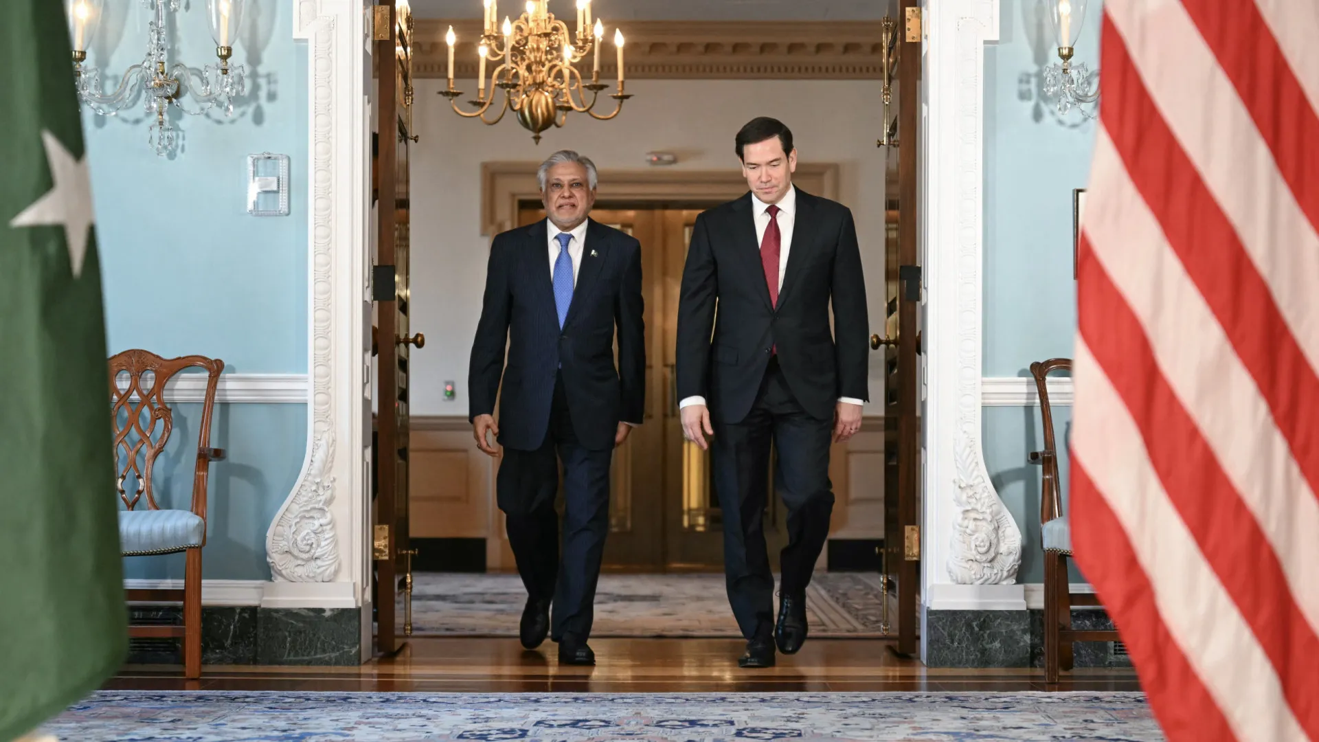 
                    Paquistão confirma mediação de conversações indiretas entre EUA e Irão
                