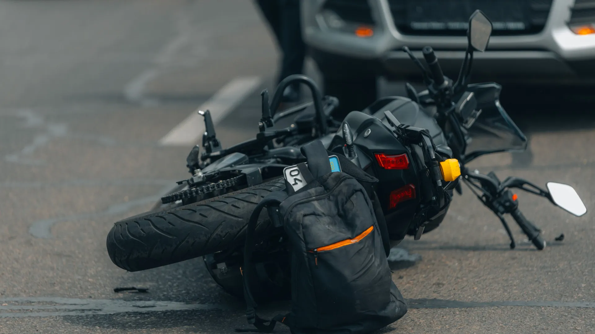 
                    Dois feridos graves em colisão entre carro e motociclo em Lousada
                