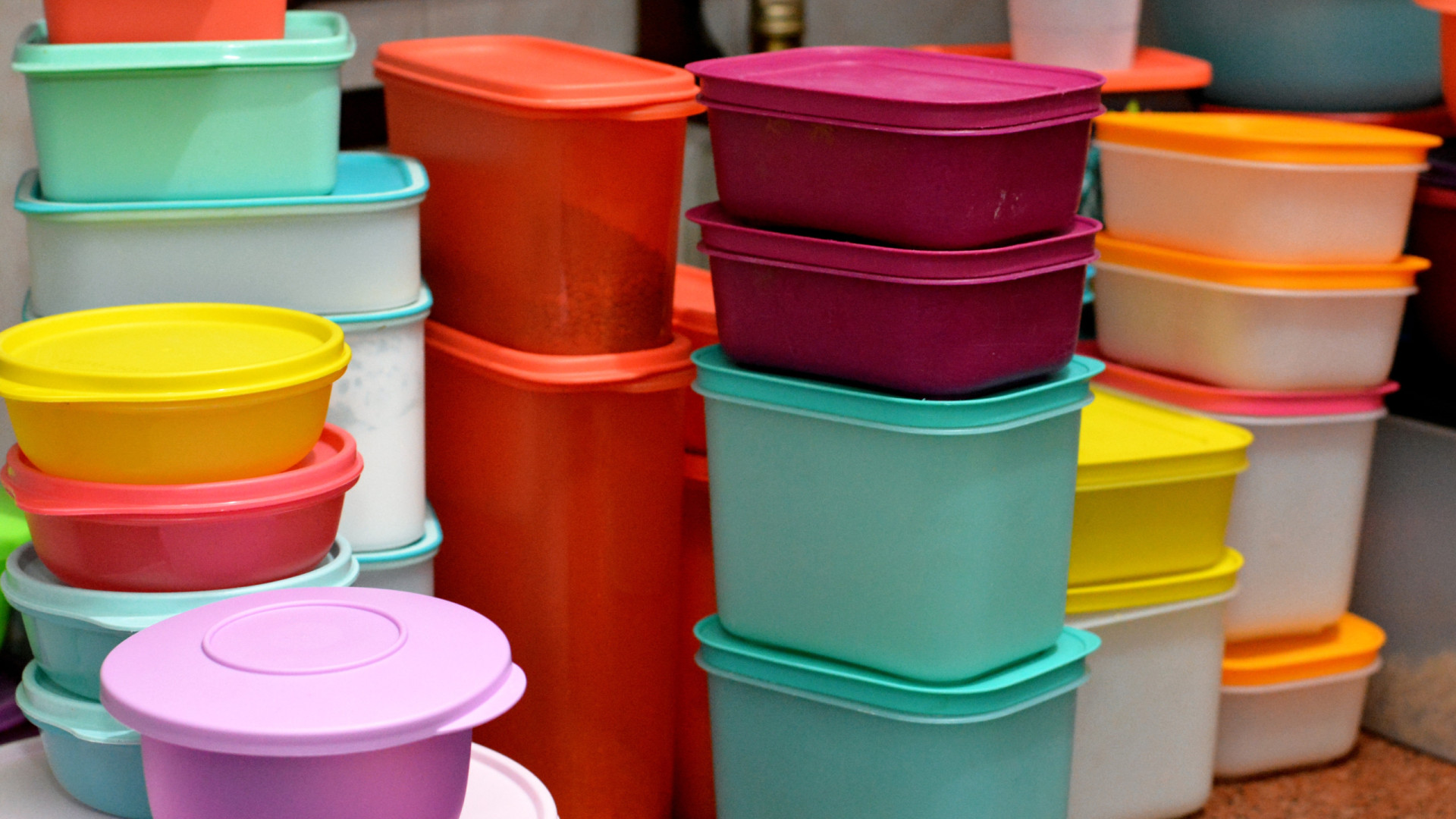 Seis itens de cozinha que deve evitar comprar em lojas de segunda mão