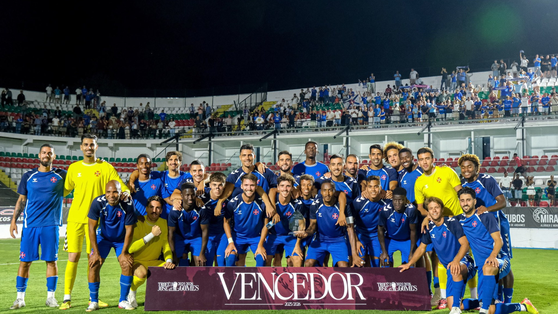 Belenenses derrota Estrela da Amadora e ergue Troféu José Gomes