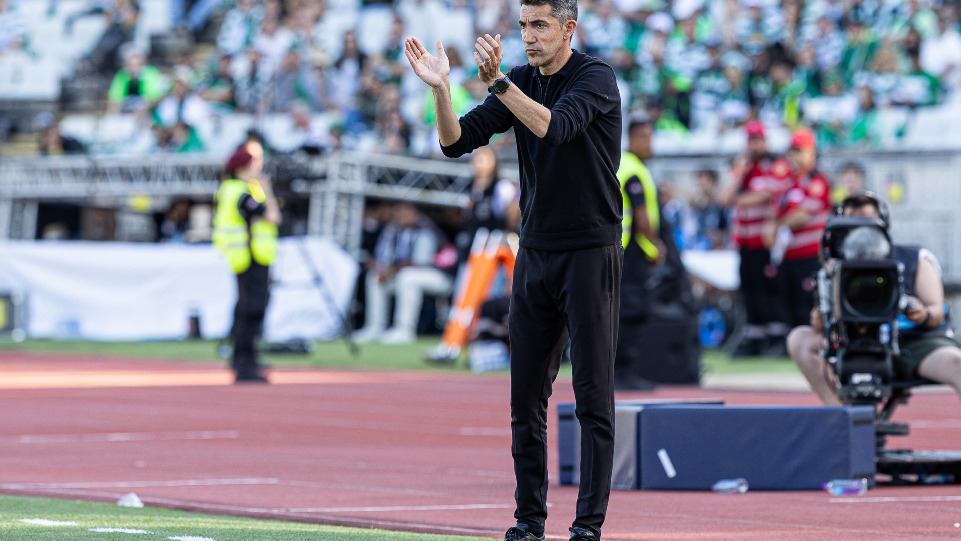 Revolução à vista. O onze provável de Bruno Lage para o Sporting-Benfica