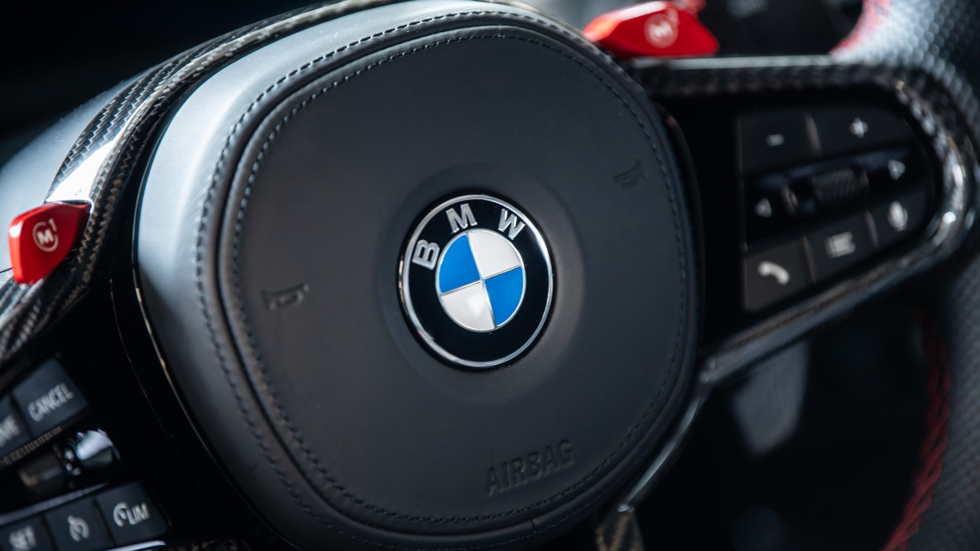 Lucros da BMW caem quase 30% na primeira metade do ano