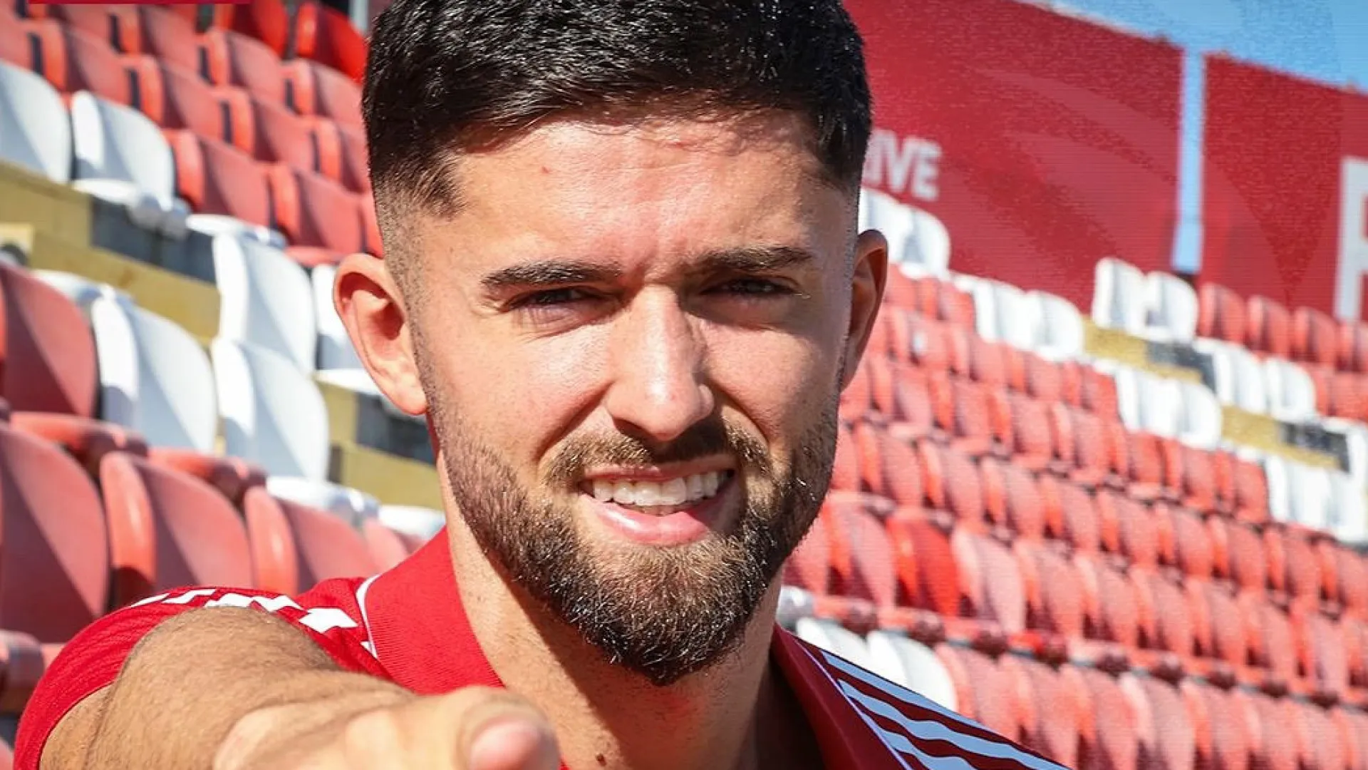 
                    Oficial: AVS anuncia saídas de Jordi Escobar e Bruno Lourenço
                