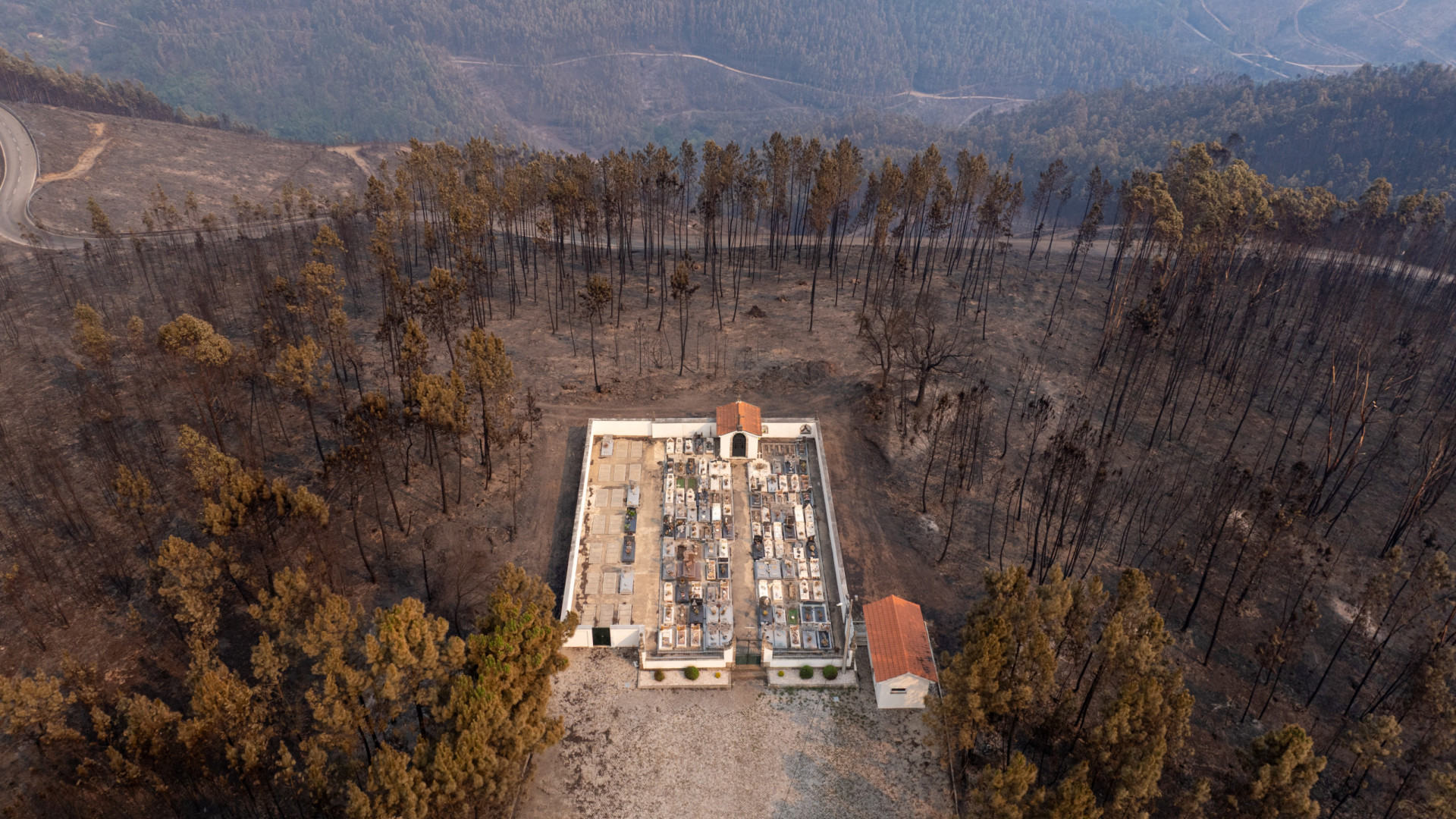 Incêndio em Chaves com progressão rápida e aleatória