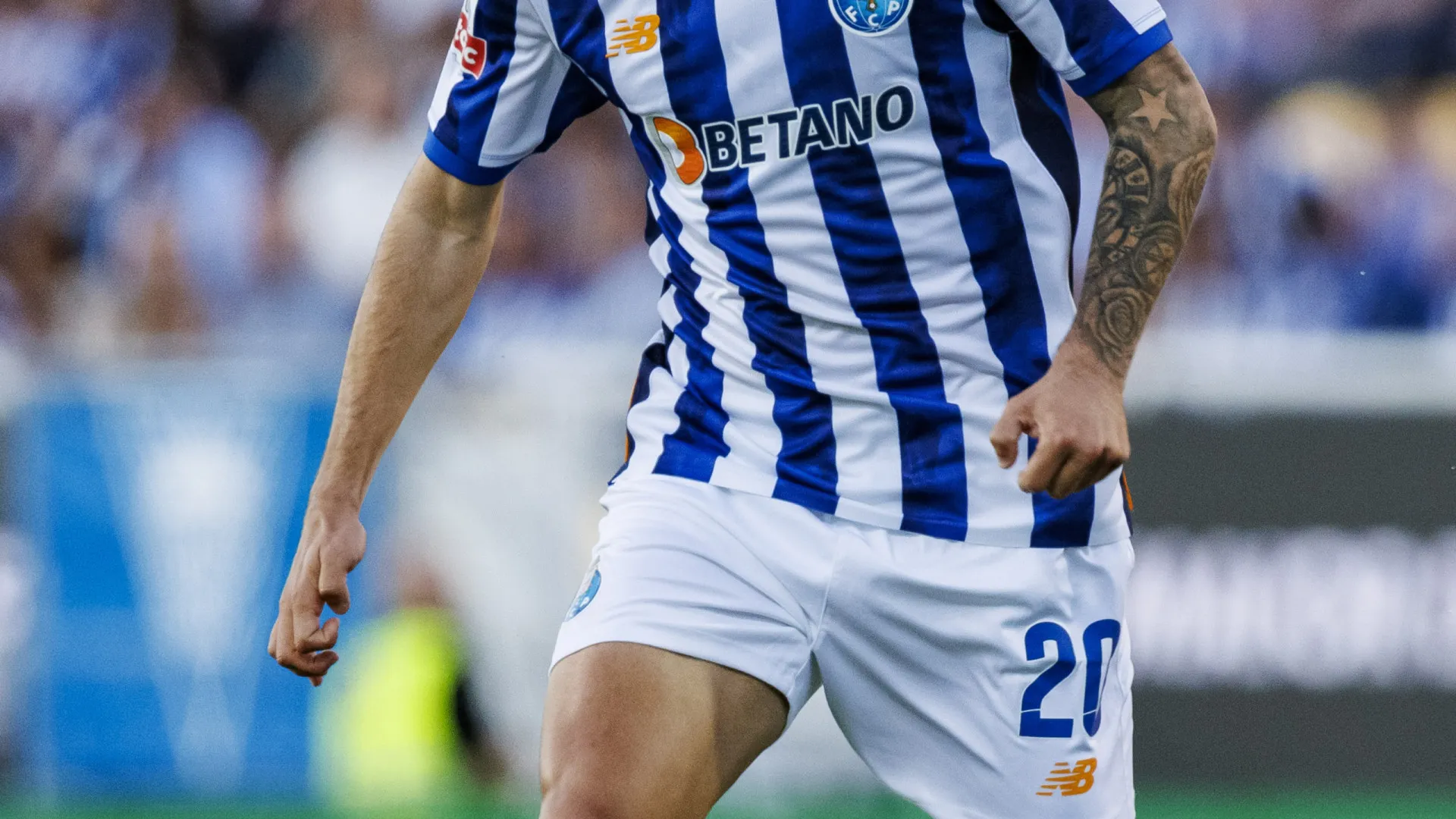 
                    Oficial. FC Porto anuncia venda definitiva de André Franco
                