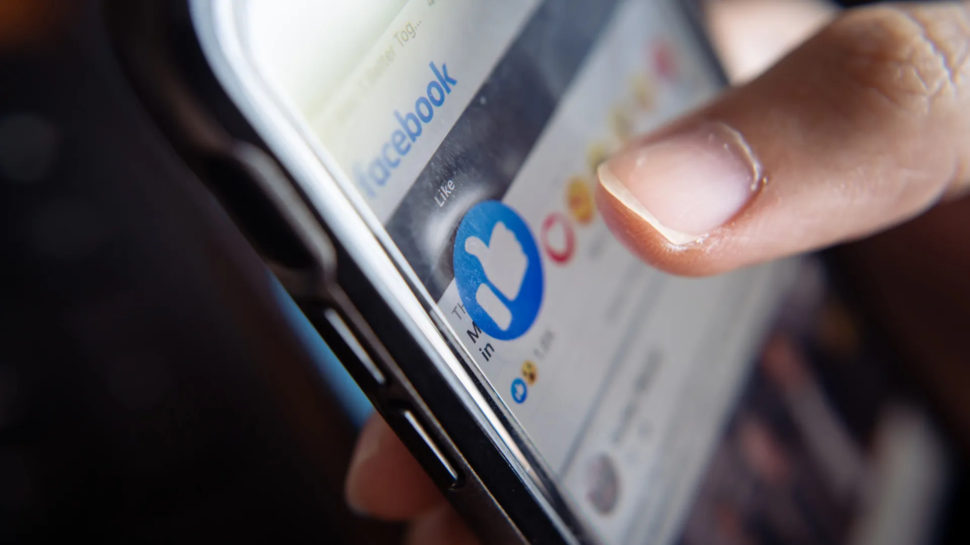 
                    Governo da Dinamarca pretende proibir redes sociais a menores de 15 anos
                