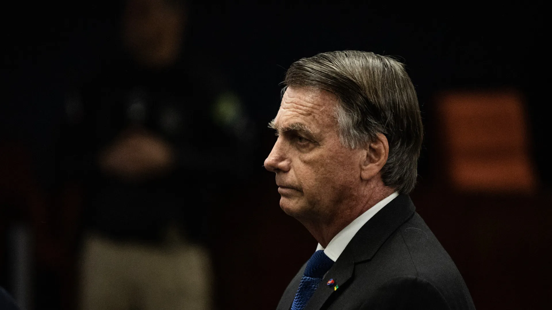 
                    Jair Bolsonaro deixa cuidados intensivos: 