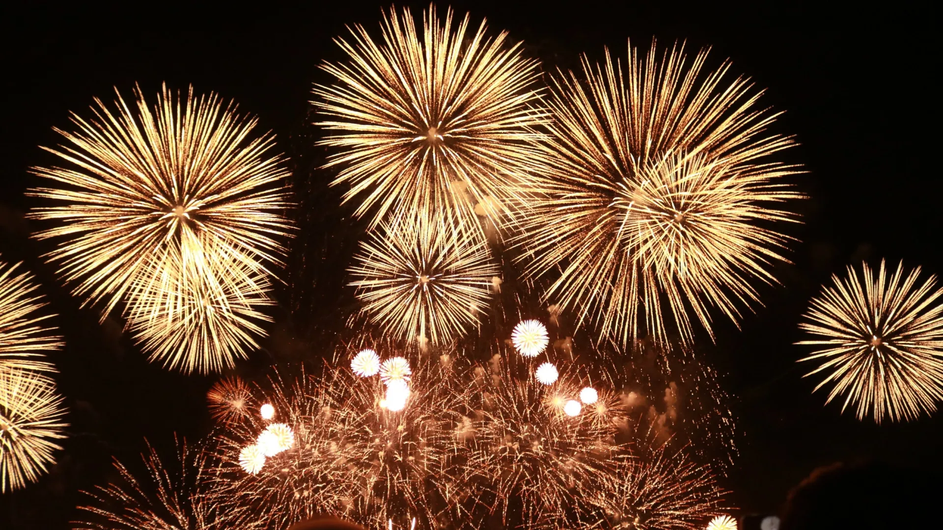 
                    Sem programa para a passagem de ano? De Norte a Sul, eis quem vai atuar
                