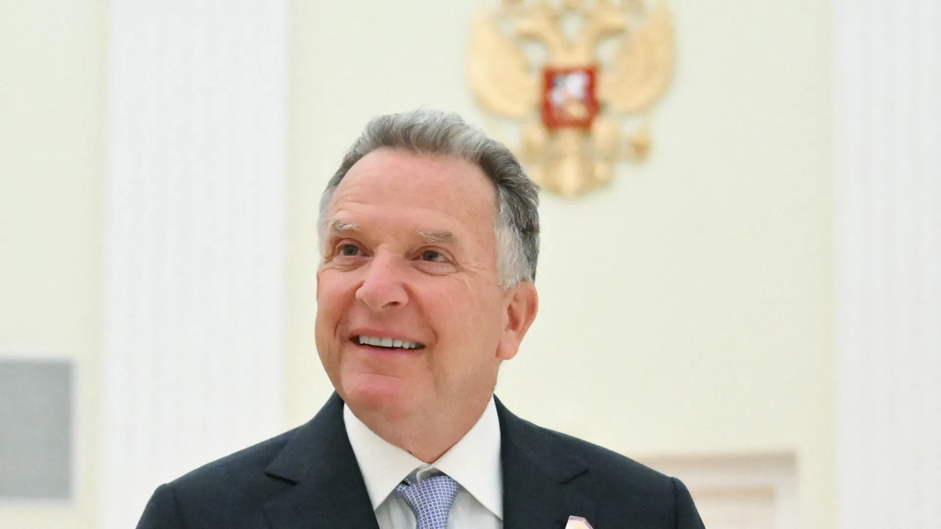
                    Casa Branca indignada com críticas à competência de enviado Steve Witkoff
                