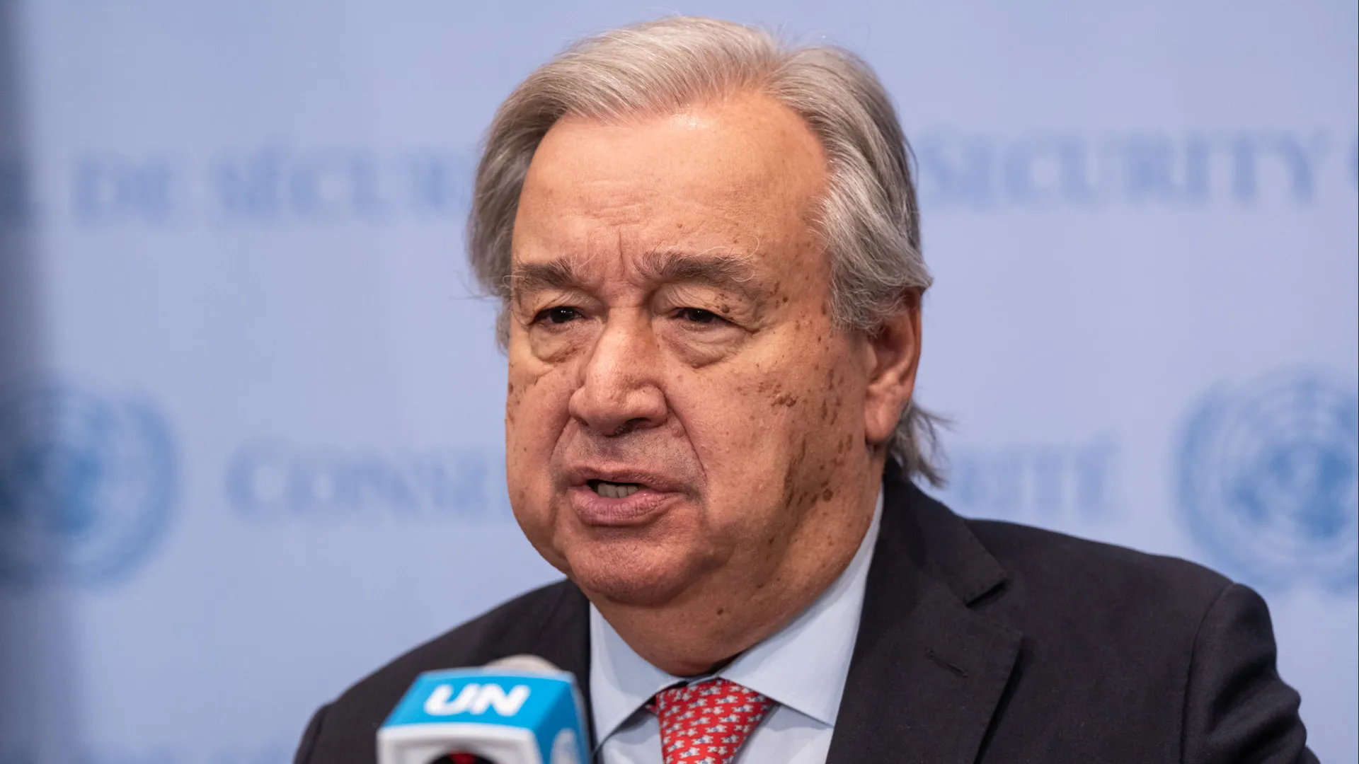 
                    ONU alerta que IA está a ser usada para facilitar tráfico humano
                