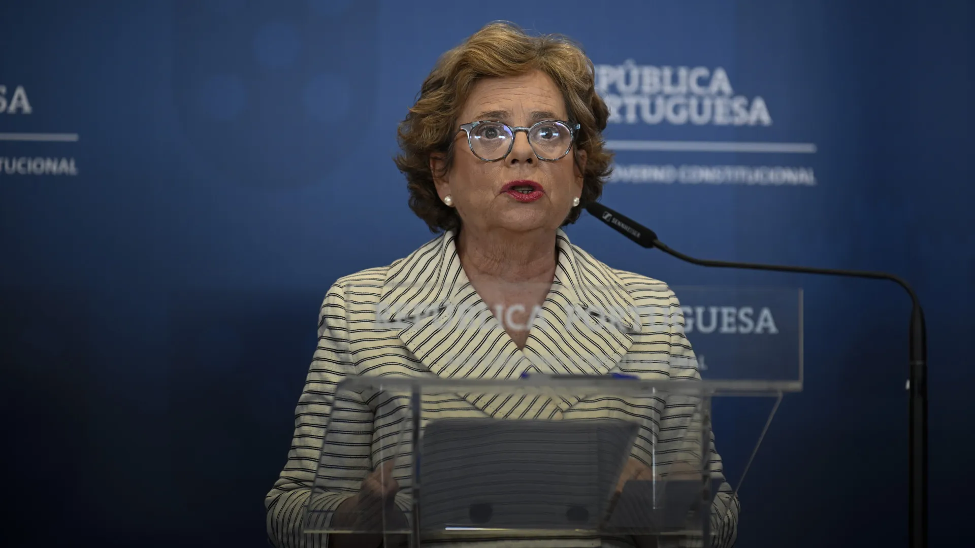 
                    Ministra da Administração Interna demite-se (e Marcelo já aceitou)
                