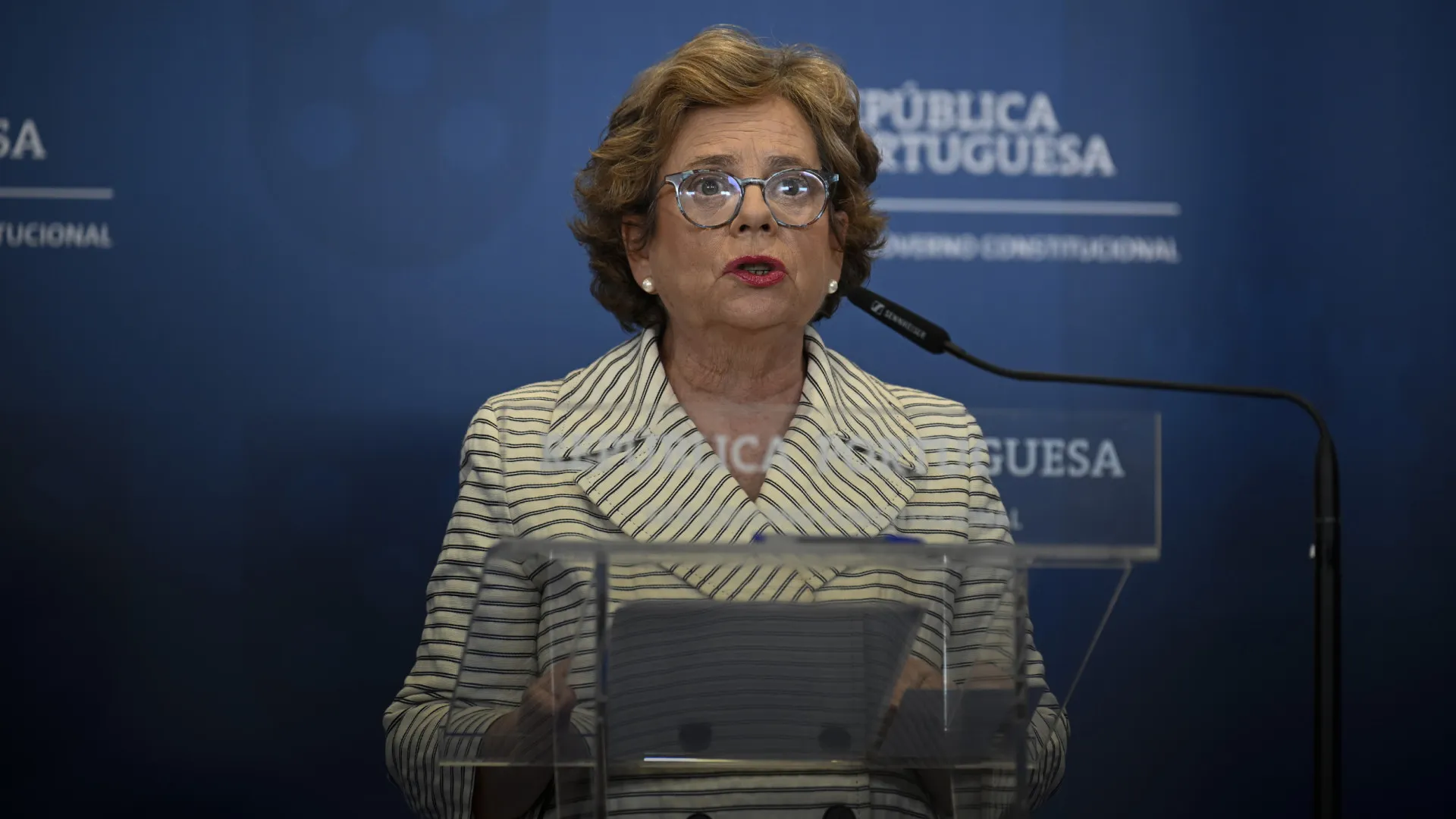 
                    Governo aumenta em 25% vencimento diário dos bombeiros no período crítico
                