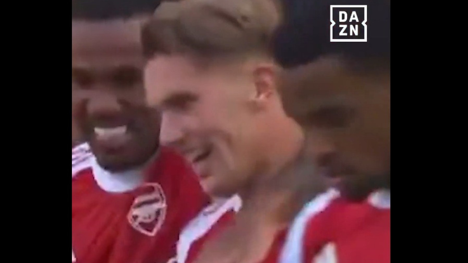 Gyokeres afasta as críticas e estreia-se a marcar pelo Arsenal com golaço