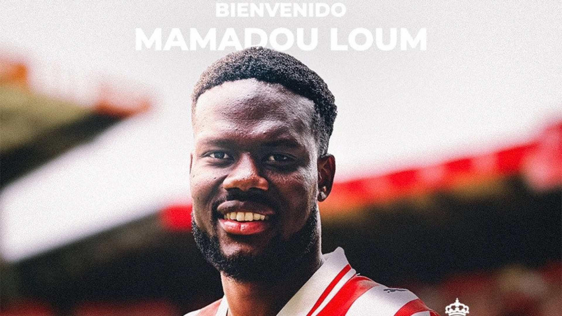 Oficial: Ex-FC Porto deixa Arouca e muda-se para Sporting de Gijón