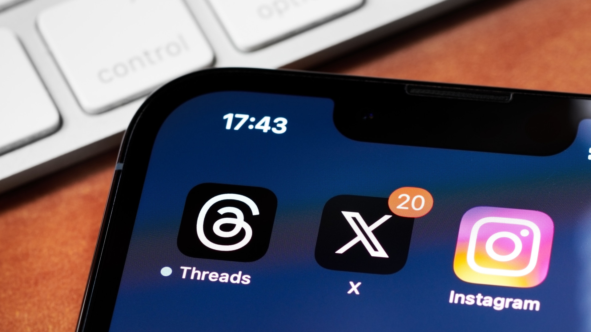 Threads continua a crescer e está perto de ameaçar X de Elon Musk