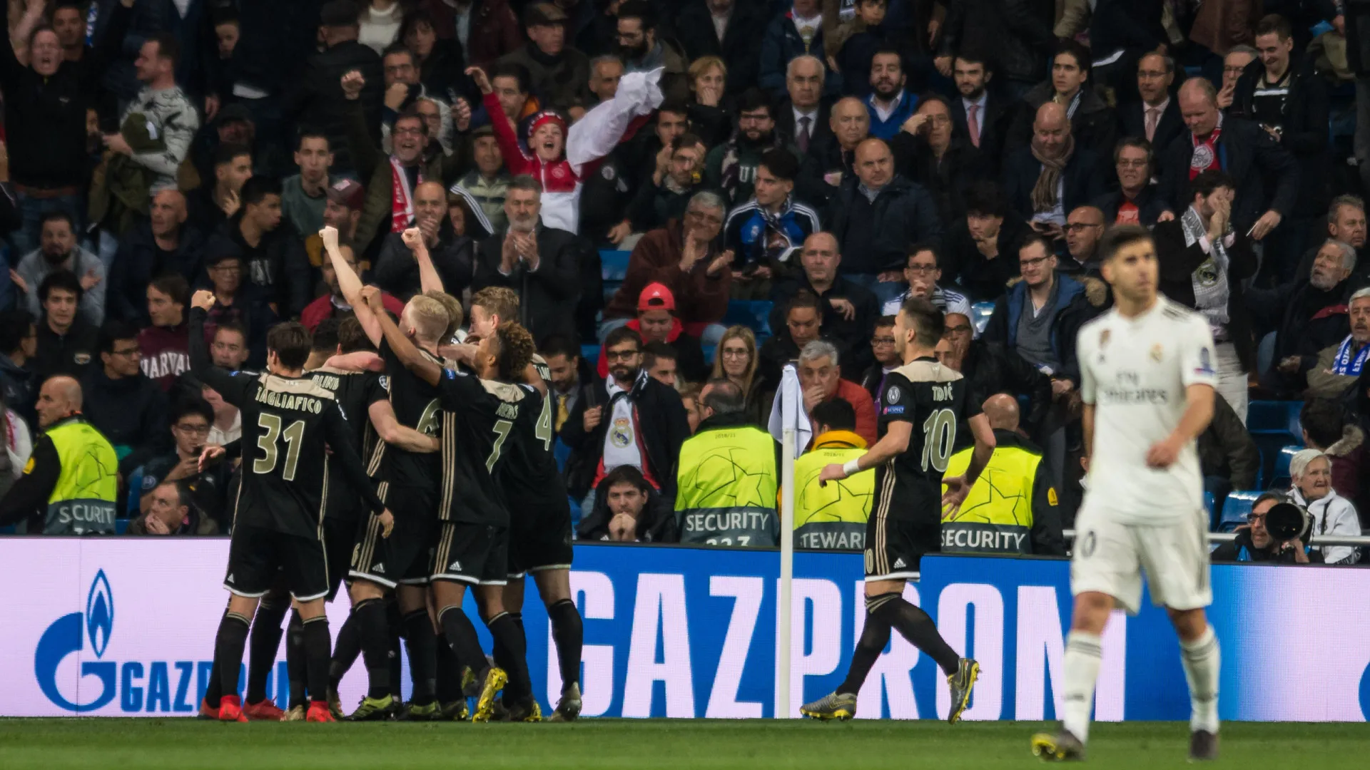 
                    Os 'meninos' do Ajax. Recorde o onze que chocou o Real Madrid no Bernabéu
                