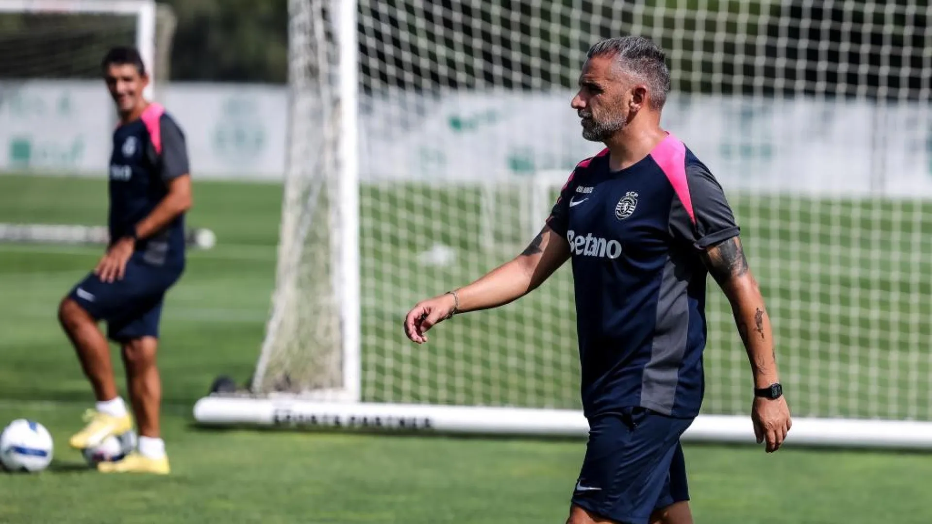 
                    Rui Borges chama seis jovens para treino do Sporting com 19 (!) ausências
                