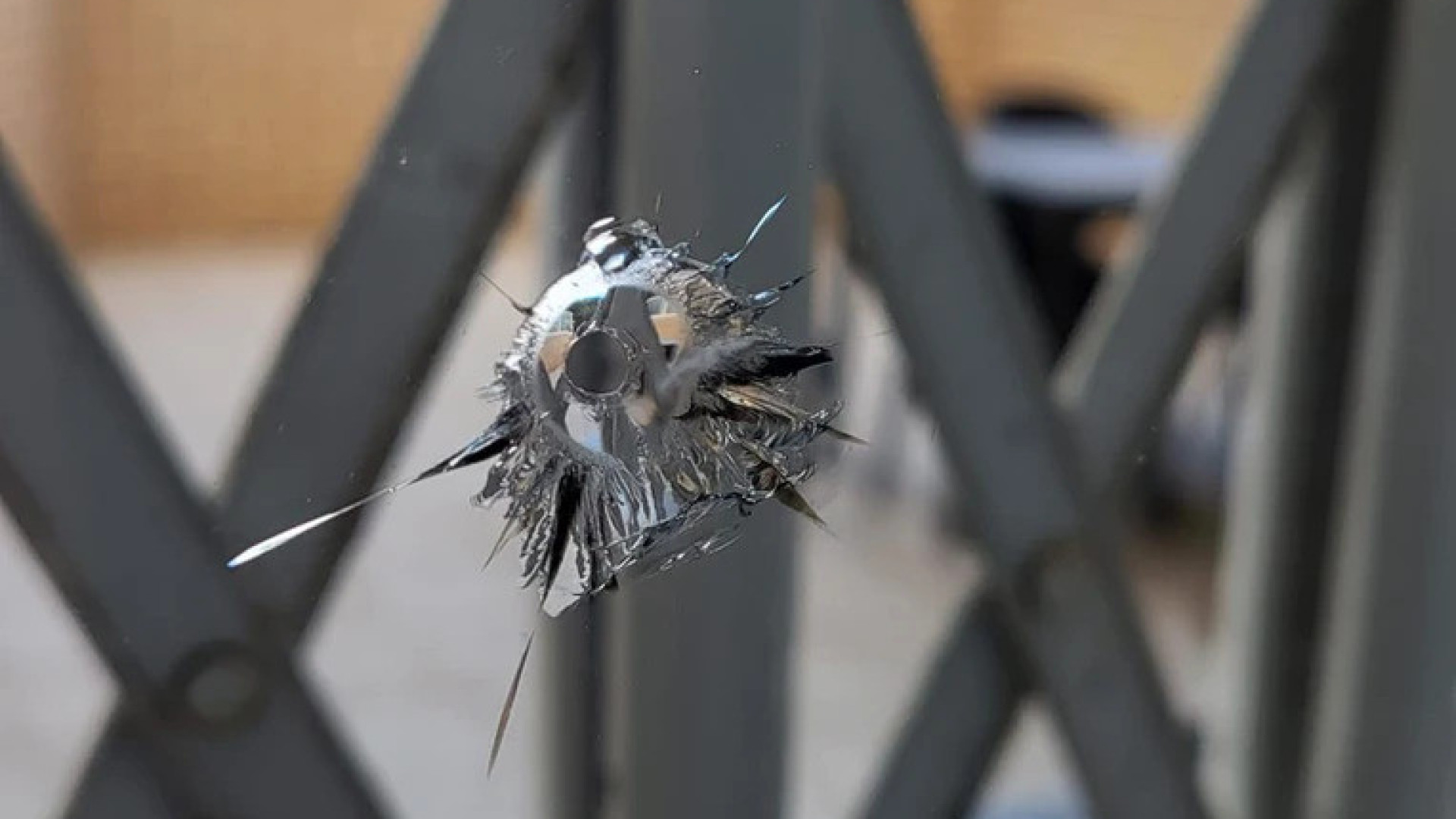 Casa de candidato da AD atingida a tiro? PS e Chega condenam ataque