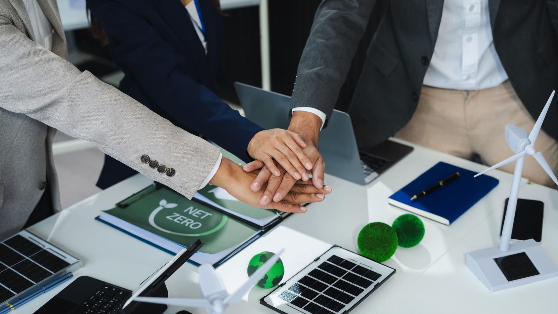 Revisão laboral? Mais de 200 personalidades apelam a união na resposta