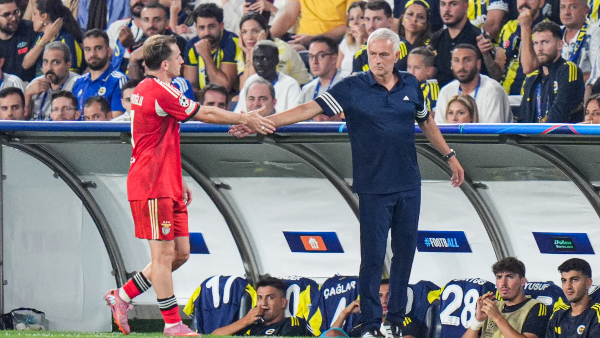 Kerem Akturkoglu fica na Turquia ou viaja com Benfica? Eis a resposta