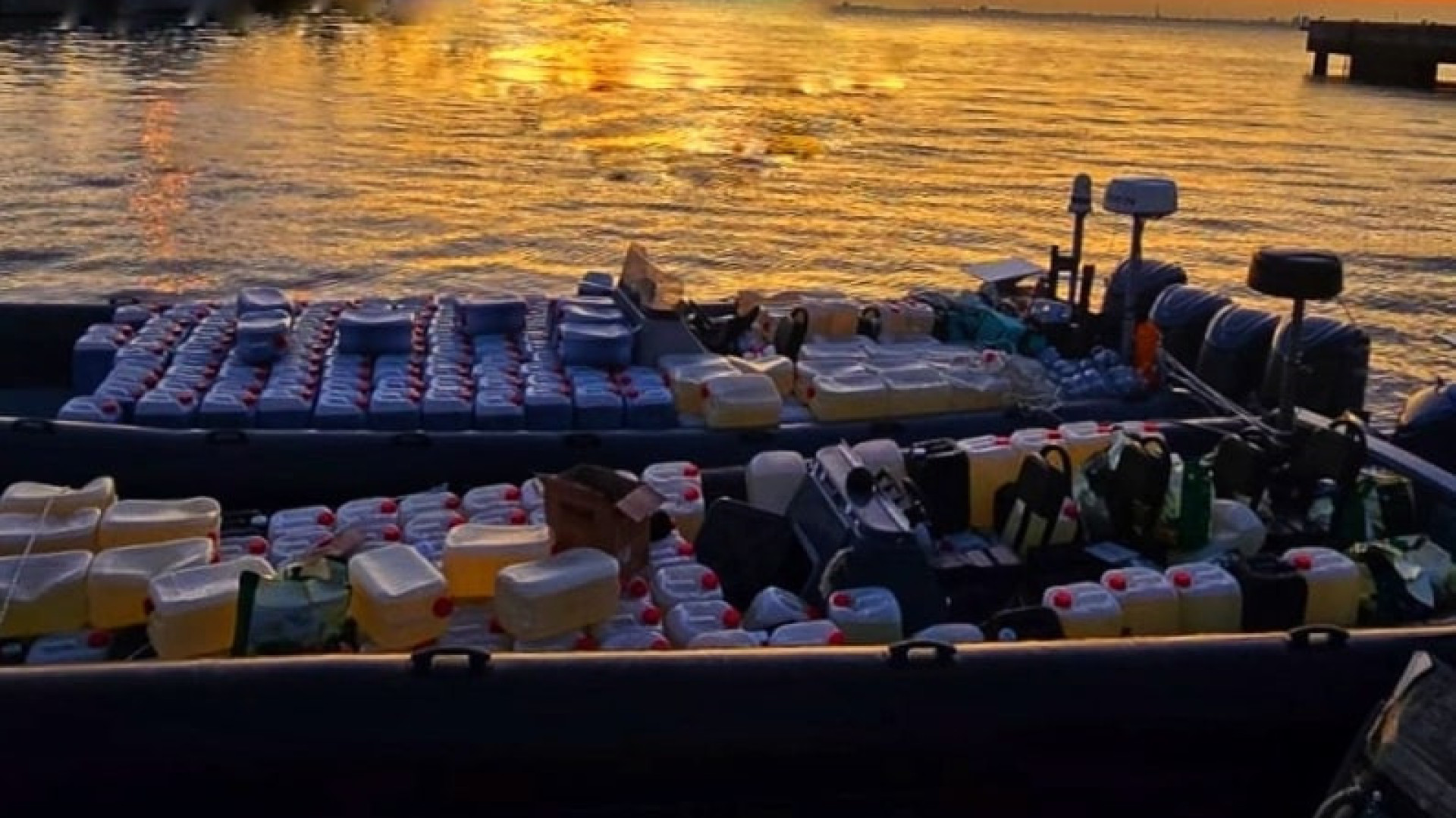 AMN apreende 2 'narcolanchas' com 22 toneladas de combustível no Tejo
