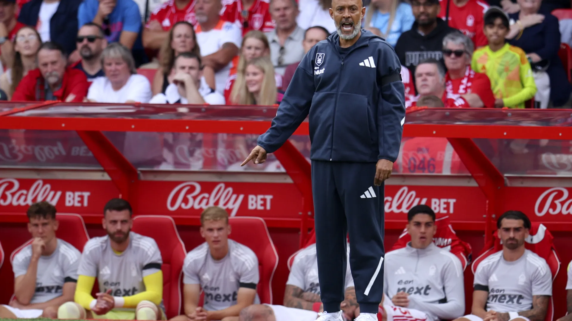
                    Oficial: Nottingham Forest, de Nuno Espírito Santo, recebe dois jogadores
                