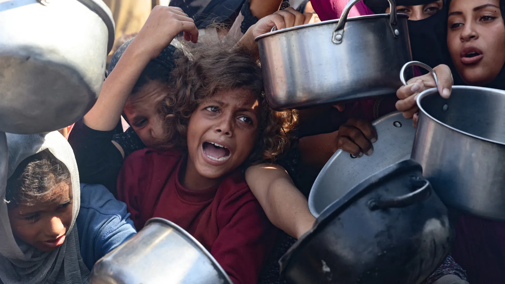 
                    ONU alerta para níveis devastadores de subnutrição infantil em Gaza
                