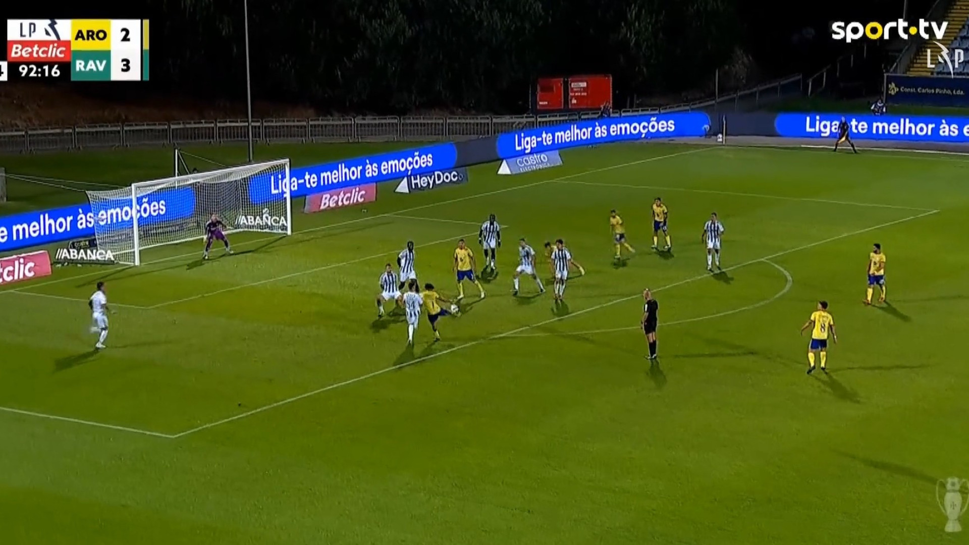 Tem um minuto? Veja o resumo da 'chuva de golos' no Arouca-Rio Ave