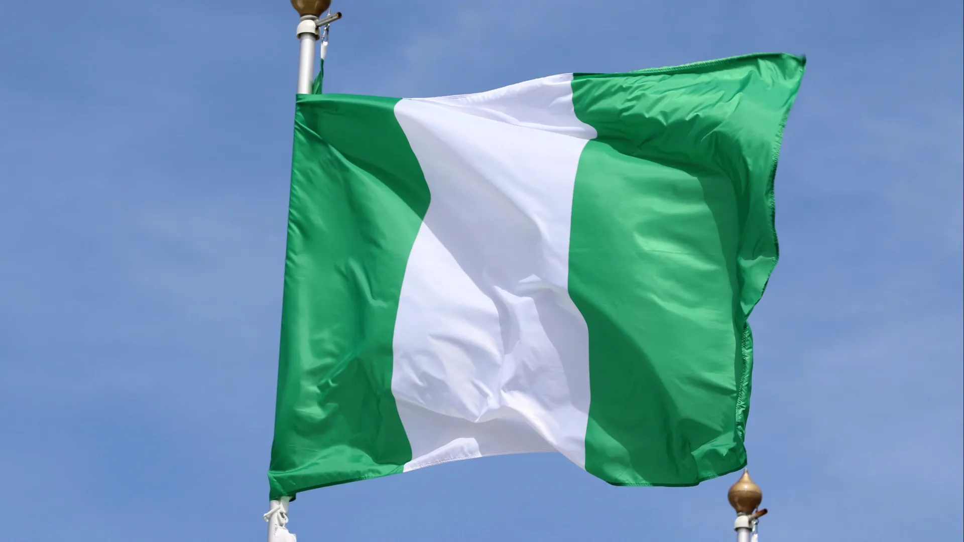 
                    Pelo menos 25 mortos e 14 desaparecidos em naufrágio fluvial na Nigéria
                