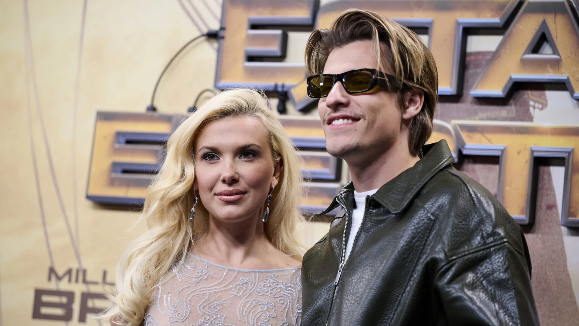 
                    10 casais de celebridades que adotaram crianças
                