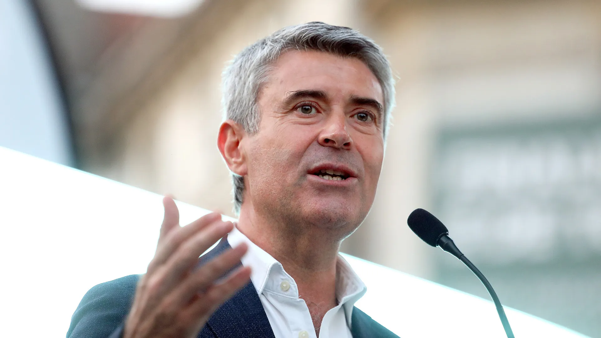 Carneiro acusa Governo de "andar para trás" nos direitos laborais