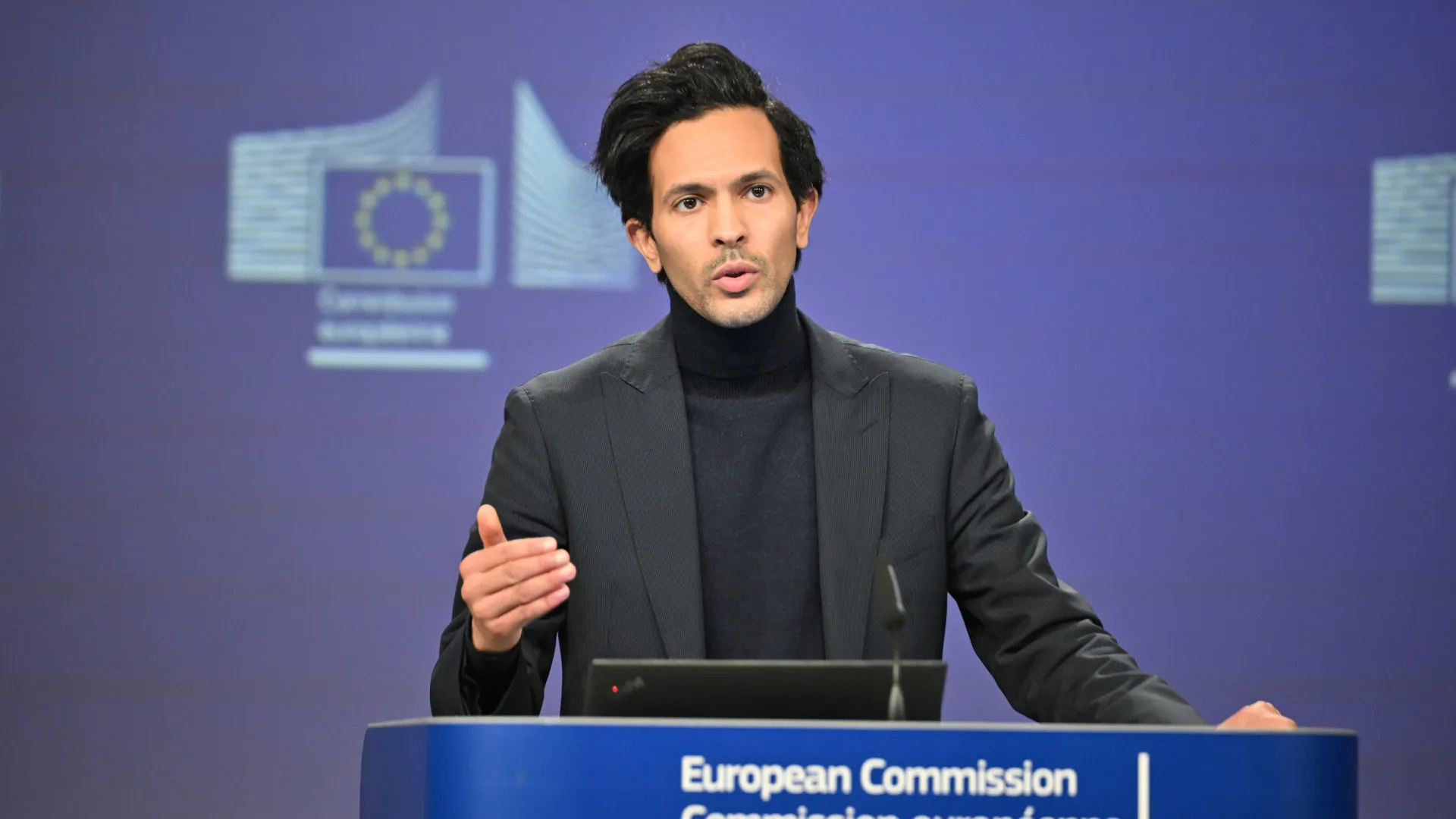 
                    UE acompanha situação em Gaza e pede que Israel respeite cessar-fogo
                