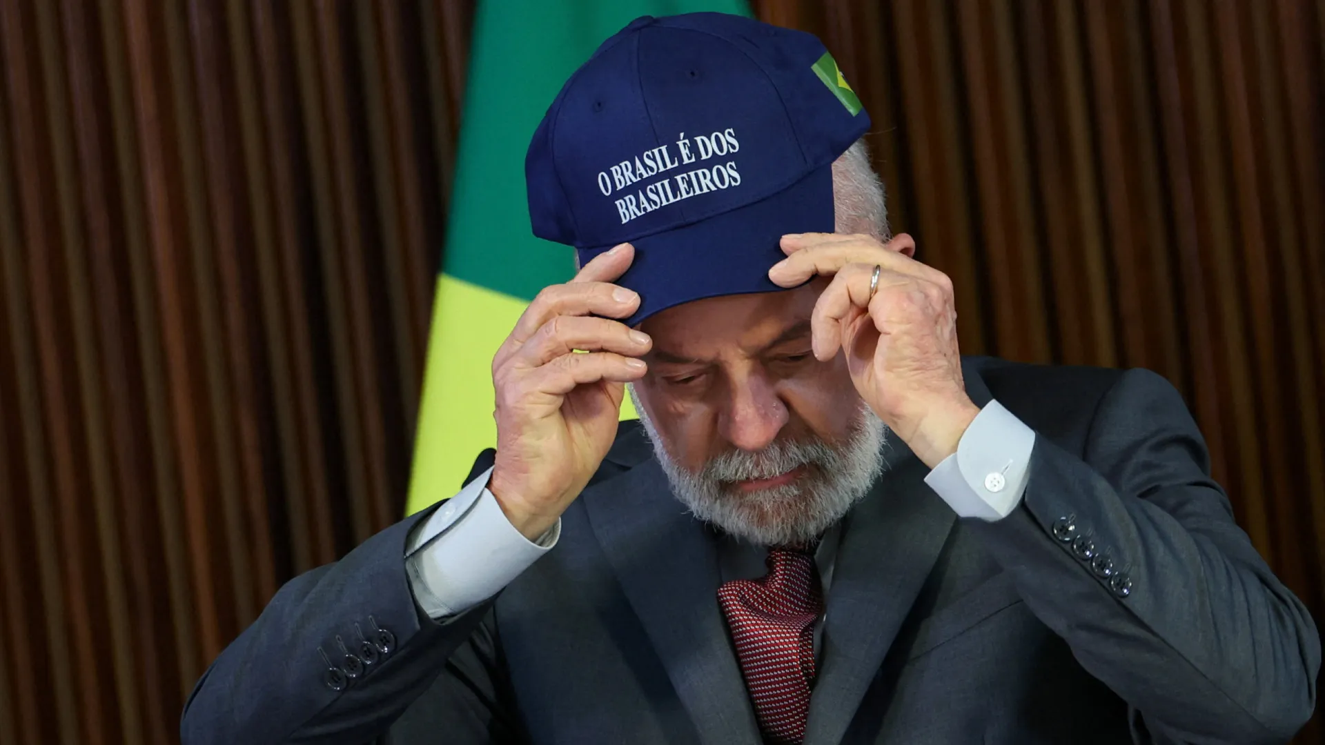 Lula 'responde' a ameaça de Trump com… boné: "O Brasil é dos brasileiros"