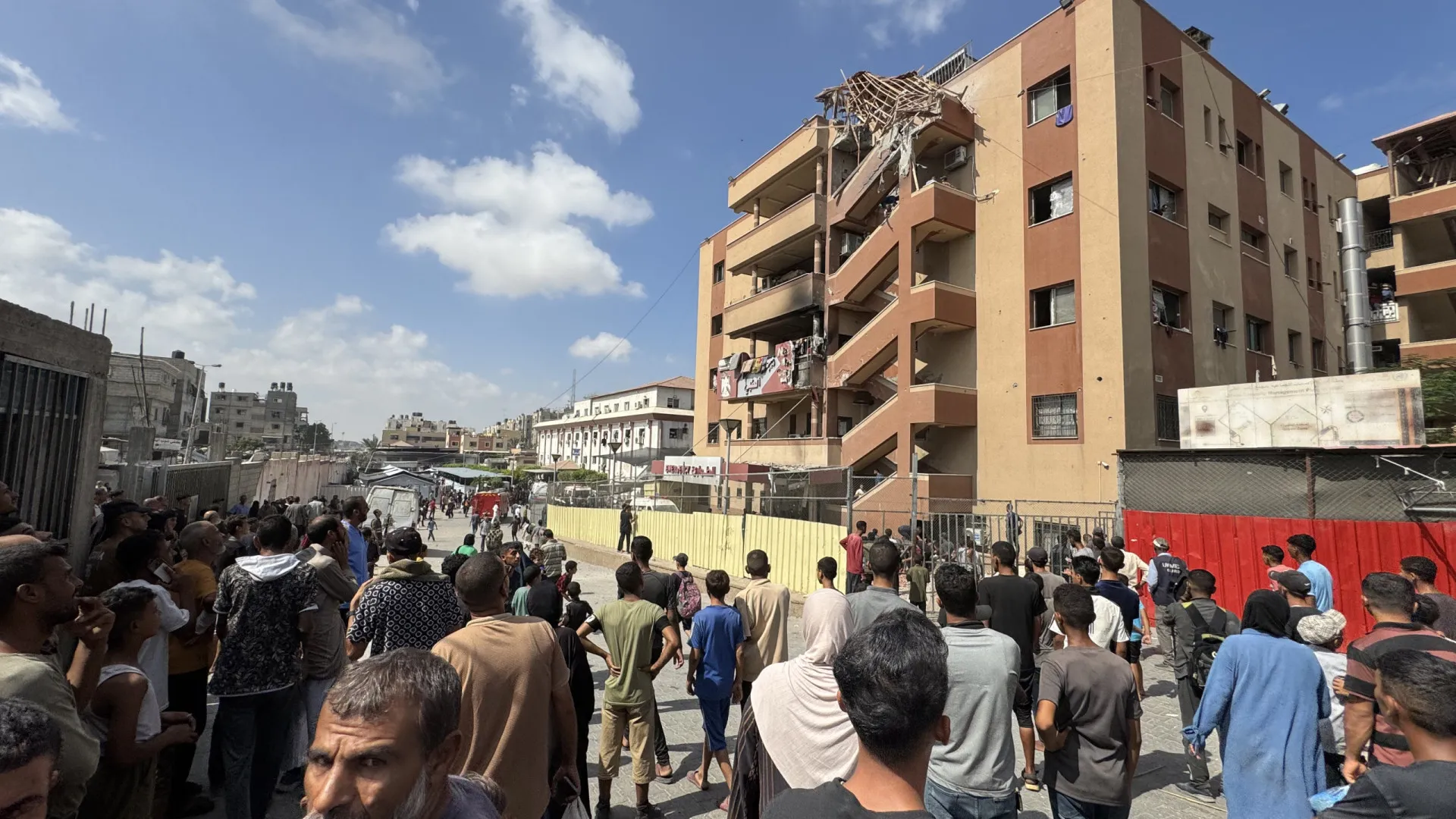 
                    Responsável do hospital Nasser nega existência de uma câmara do Hamas
                