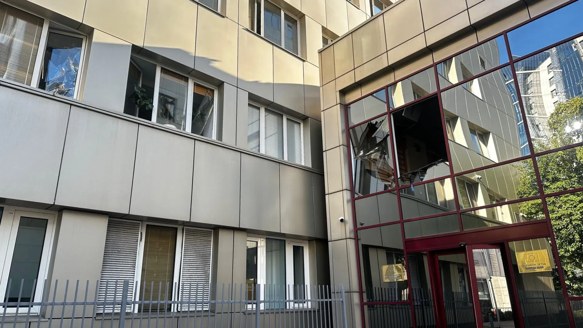 
                    Após ataque russo, delegação da UE em Kyiv está 