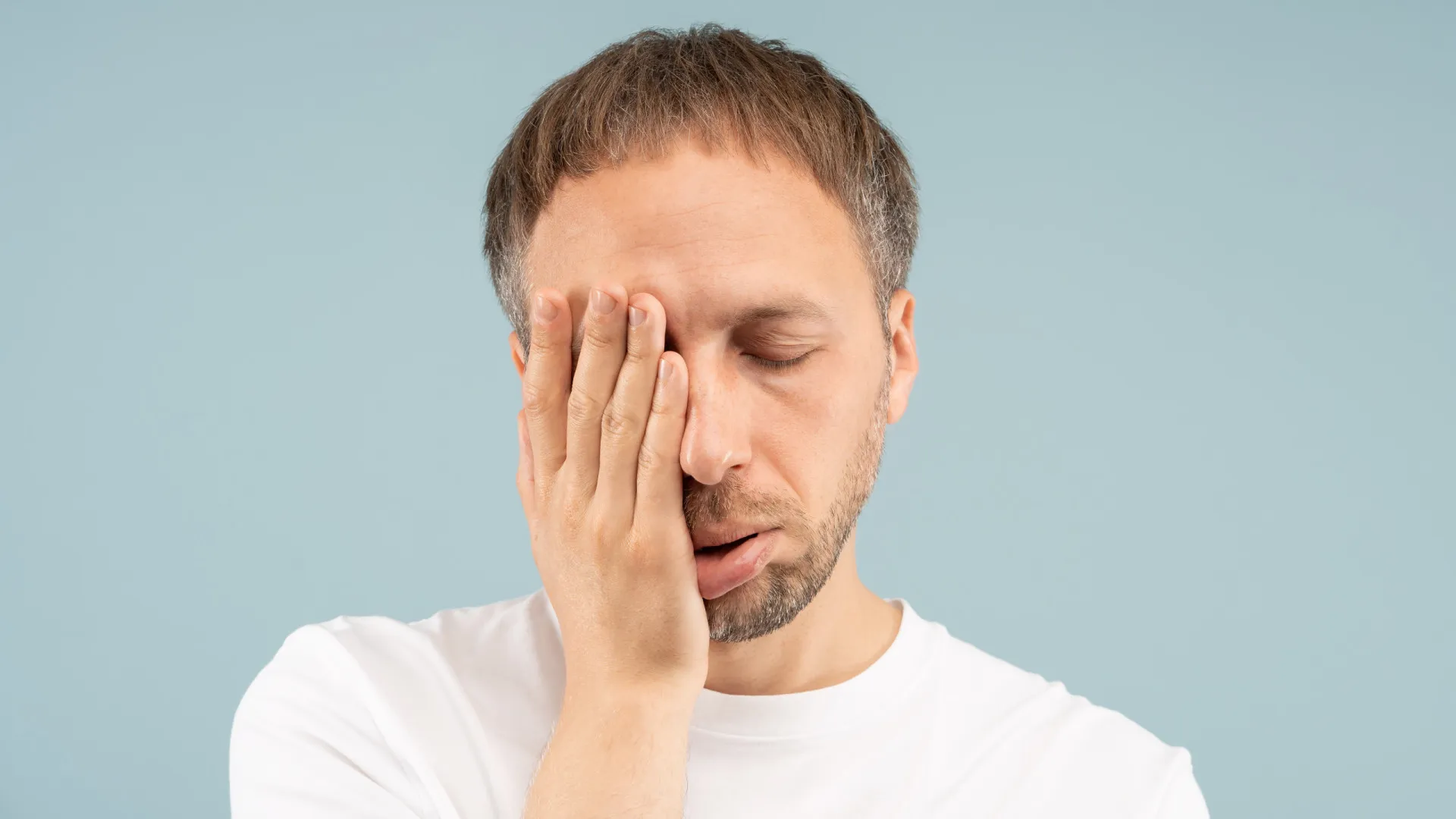 
                    Precisa de dormir mais? O seu corpo pode alertá-lo de forma bizarra
                