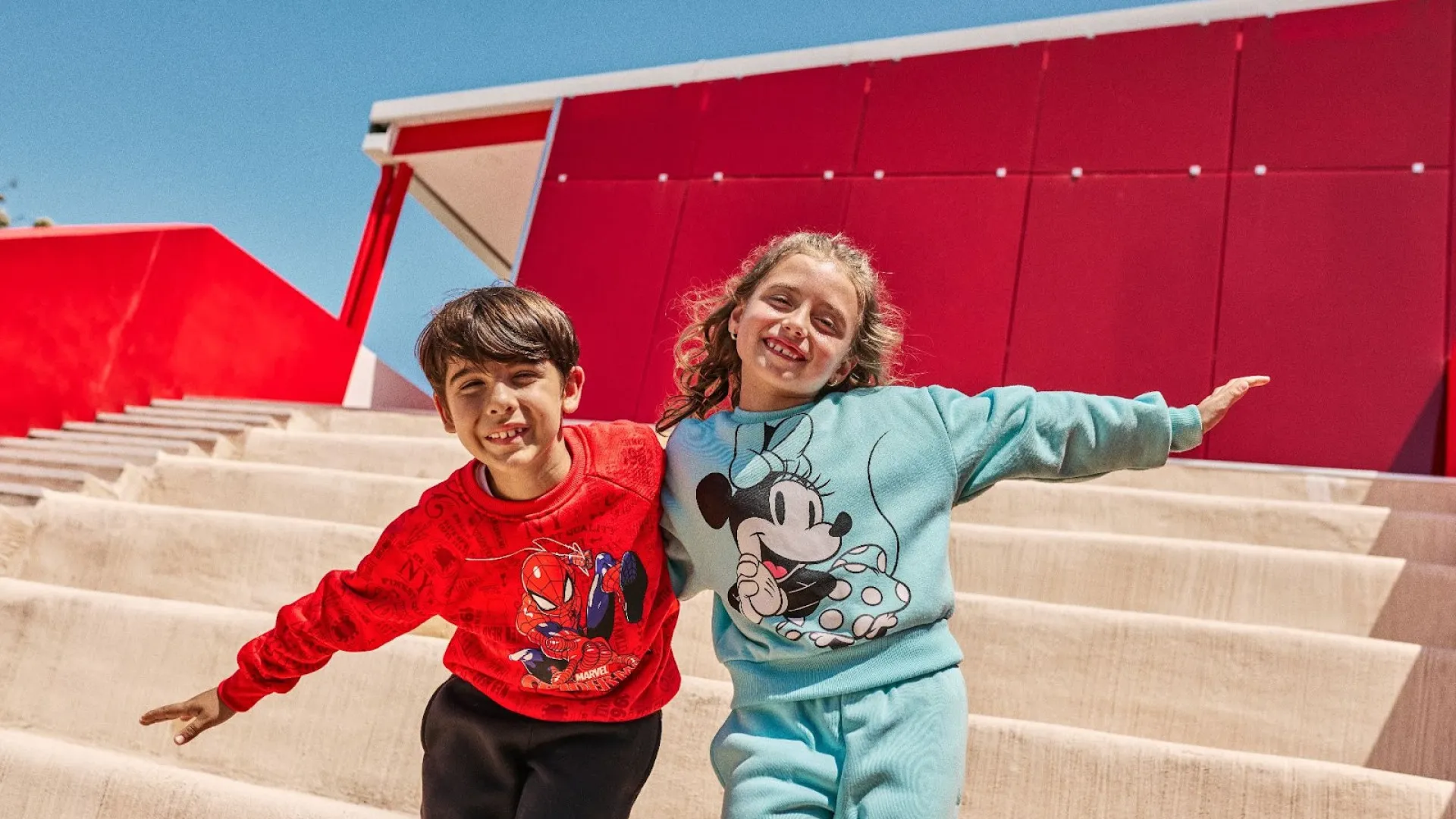 
                    Regresso às aulas. Sport Zone lança coleção exclusiva da Disney e Marvel
                