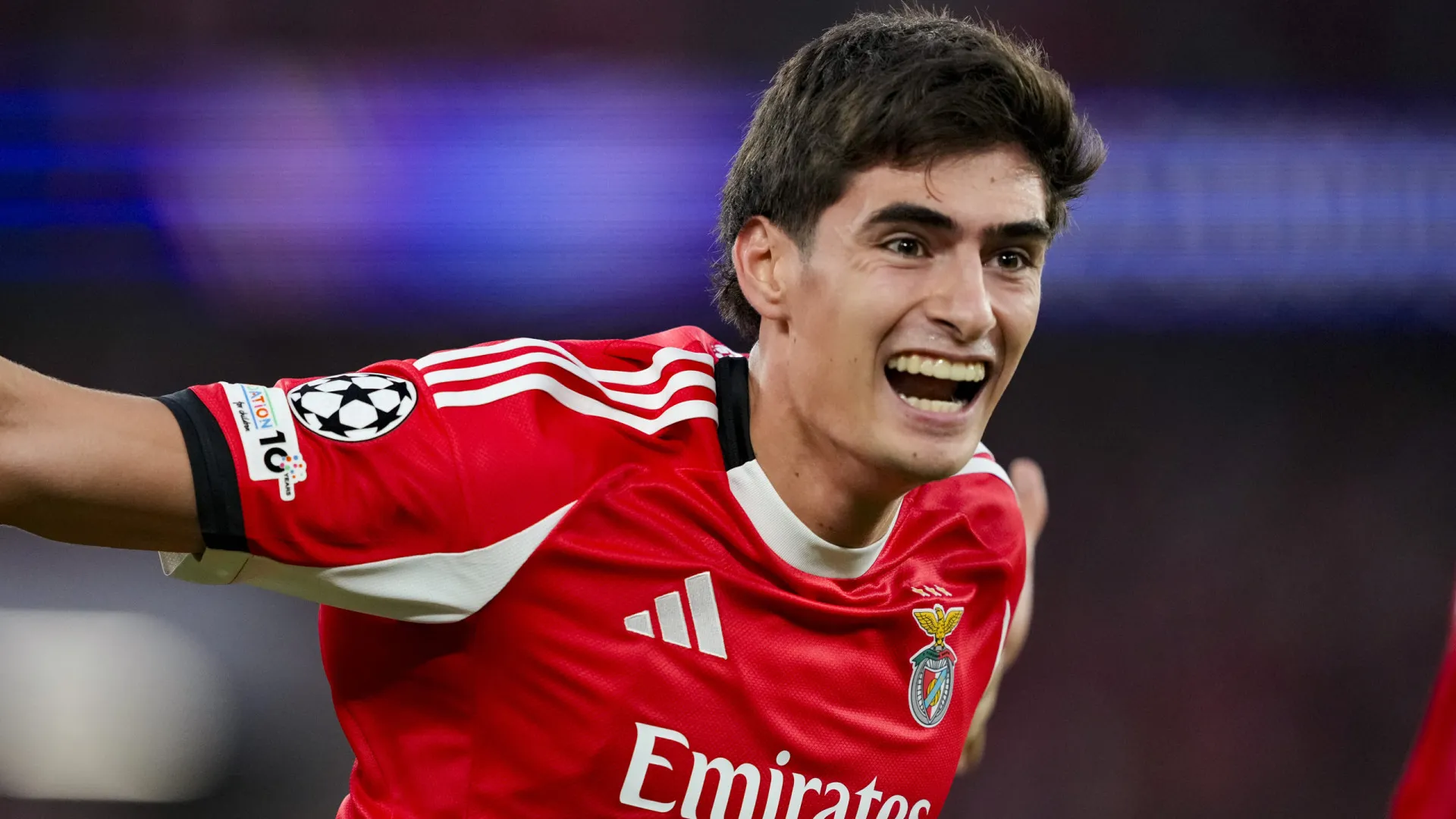 
                    Ignorou as críticas e superou-se. António Silva volta a sorrir no Benfica
                