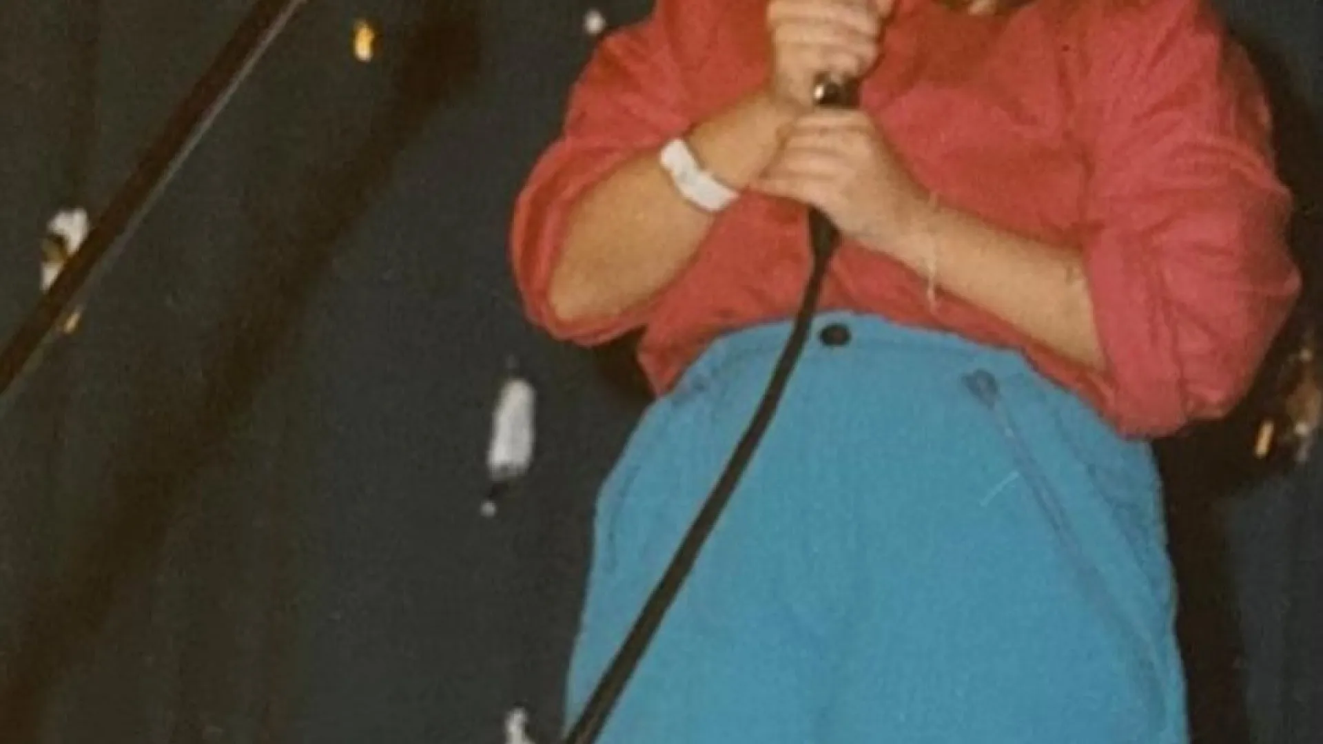 
                    Reconhece esta cantora? Tem 47 anos e vários singles de sucesso 
                