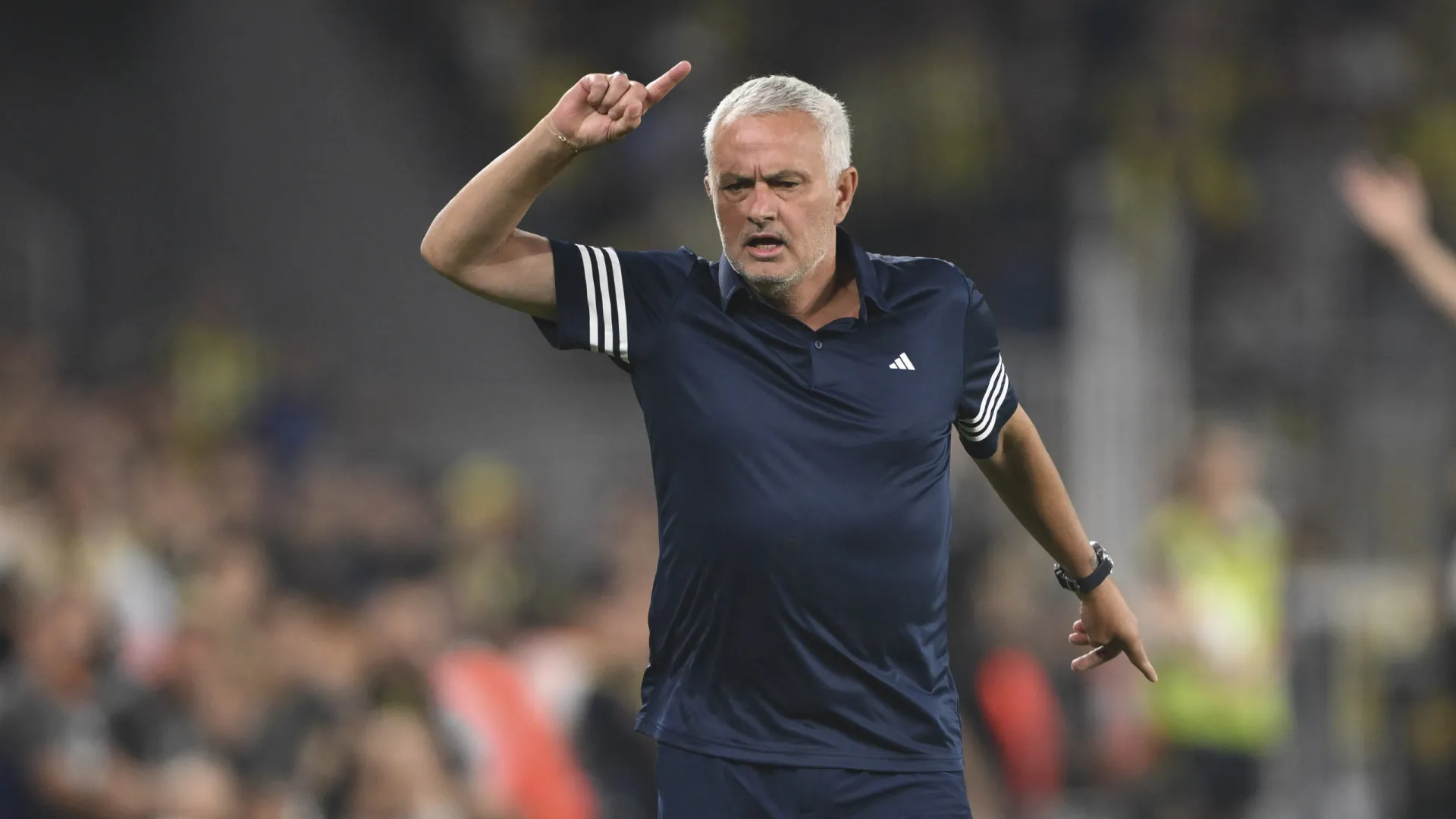 
                    Polémicas sem fim e zero títulos: A passagem de Mourinho pelo Fenerbahçe
                