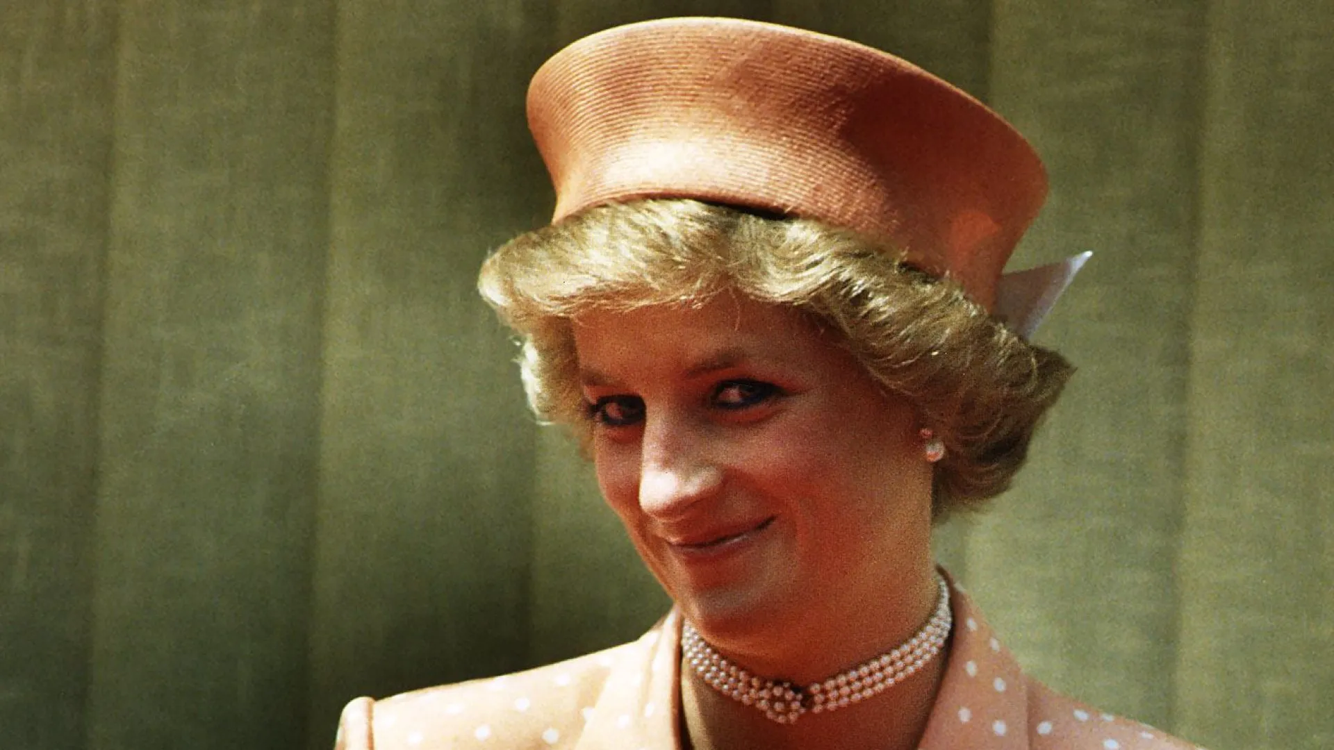 
                    Afinal, quem decidiu que a princesa Diana iria ter um funeral de realeza?
                