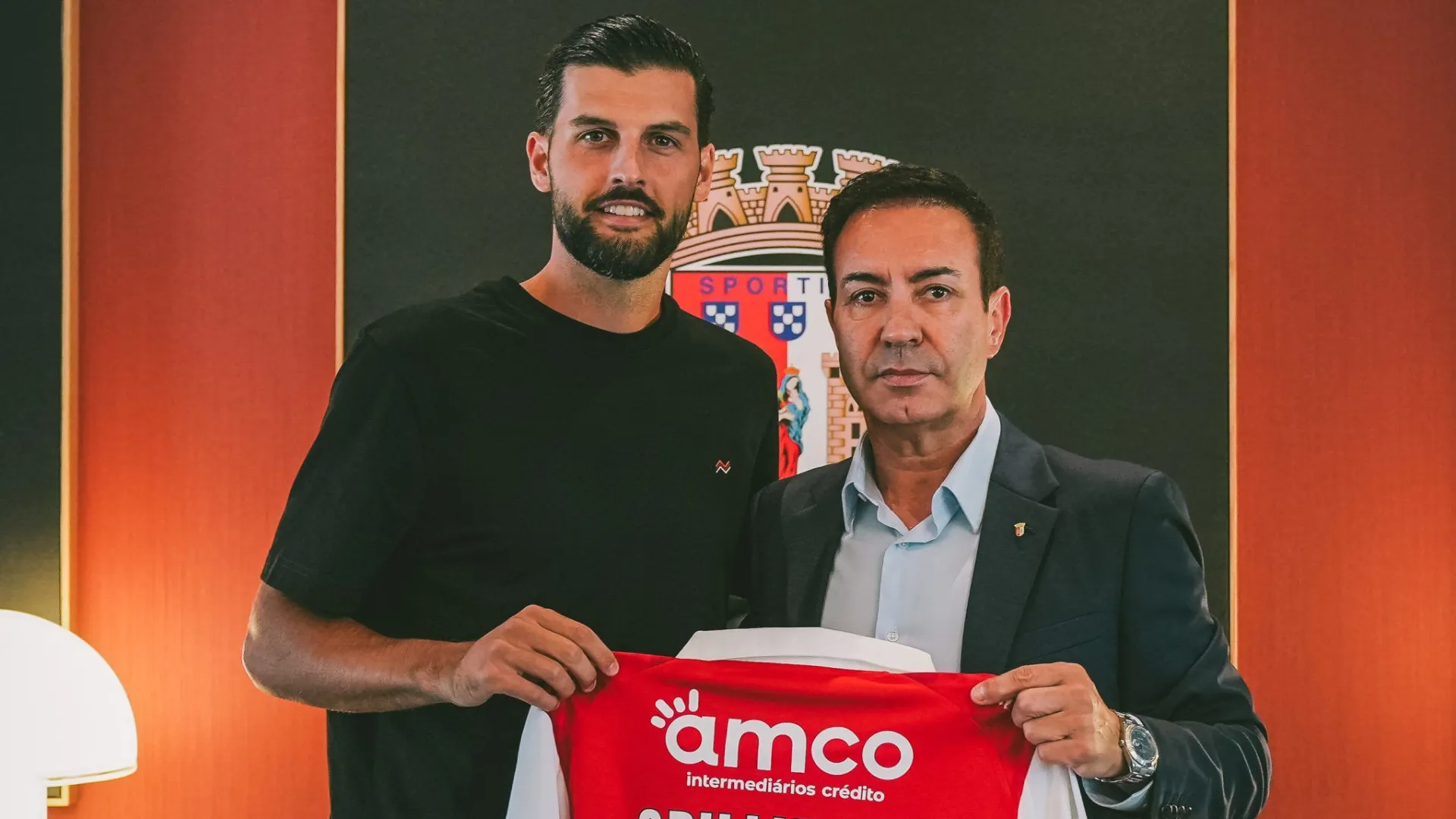 
                    Oficial: Florian Grillitsch é reforço do Sporting de Braga
                