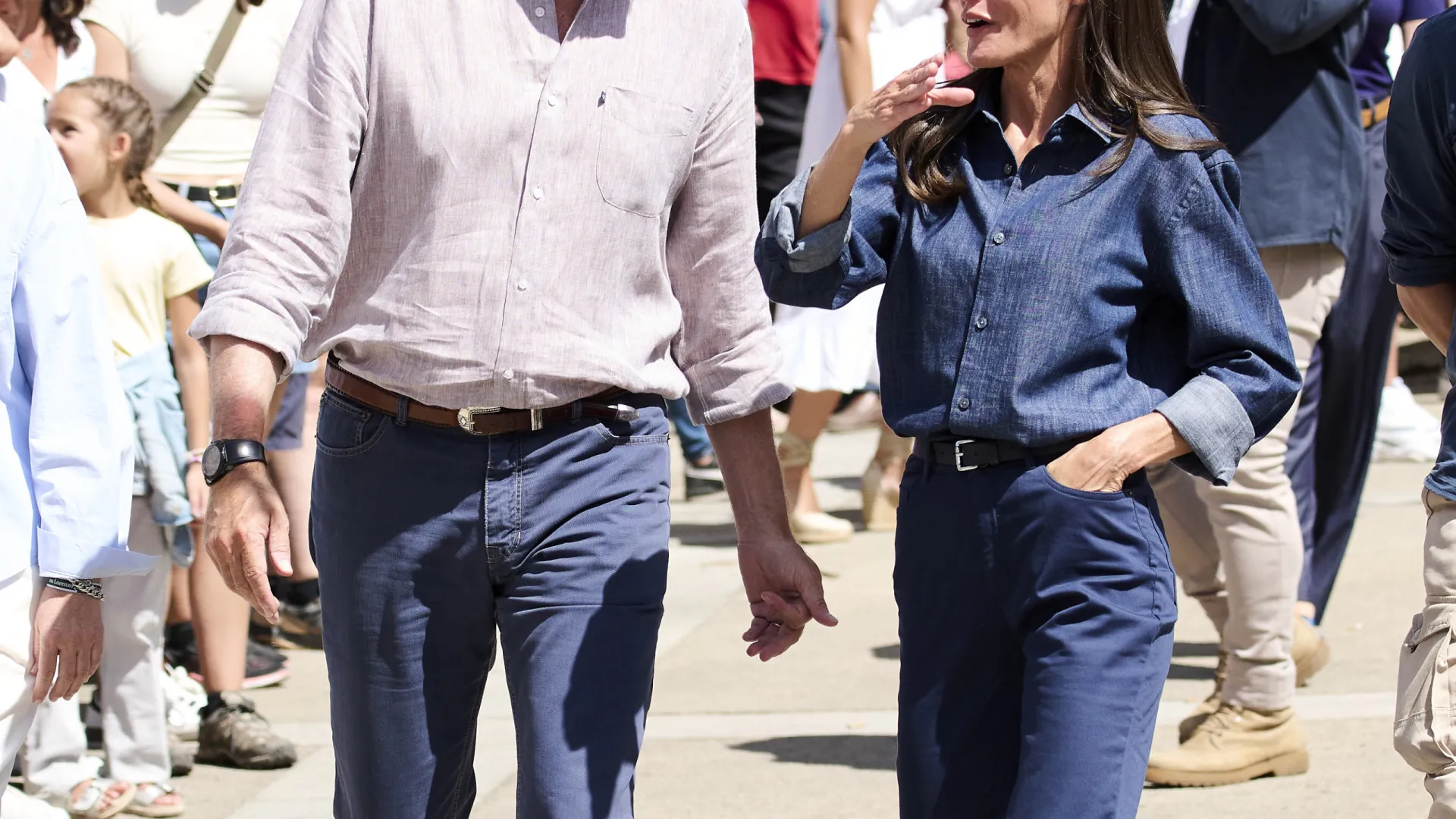 
                    Felipe VI e Letizia visitam zonas mais afetadas pelos fogos em Espanha
                