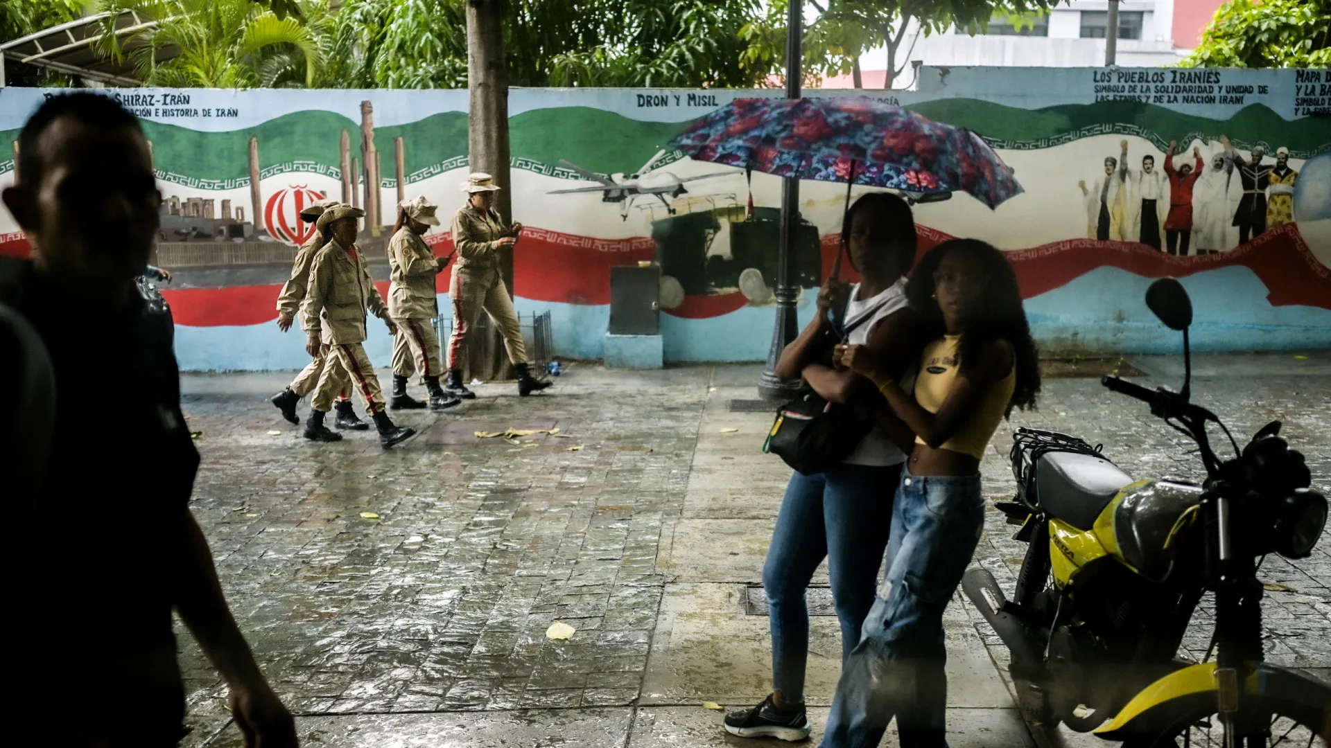 
                    Juiz ordena a Trump facilitar regresso de venezuelanos
                