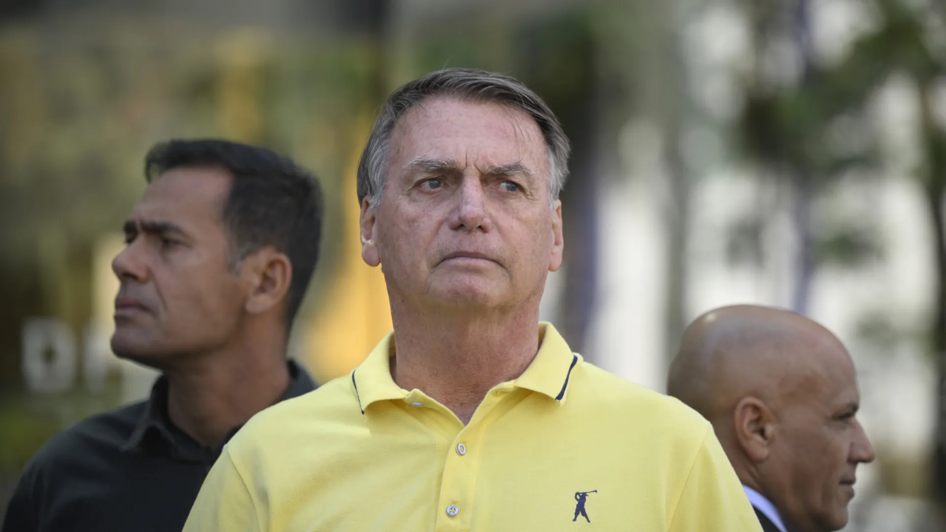 
                    Supremo pede reforço da vigilância da casa de Bolsonaro para evitar fuga
                
