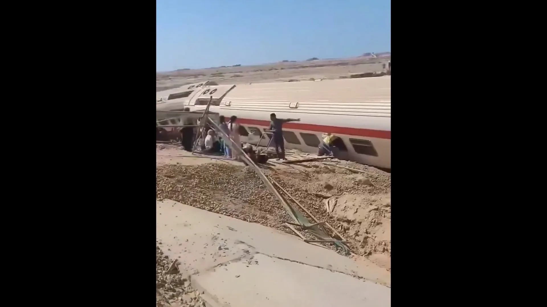 
                    Pelo menos três mortos e 94 feridos em acidente ferroviário no Egito
                