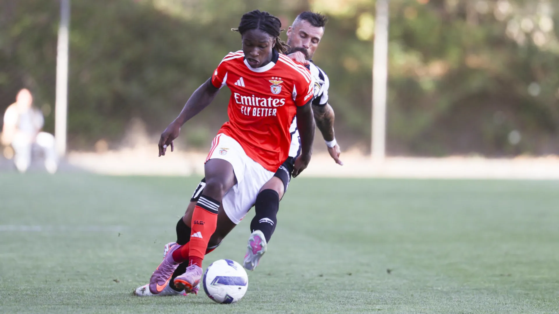 
                    Portimonense teve dois guarda-redes expulsos... e venceu o Benfica B
                