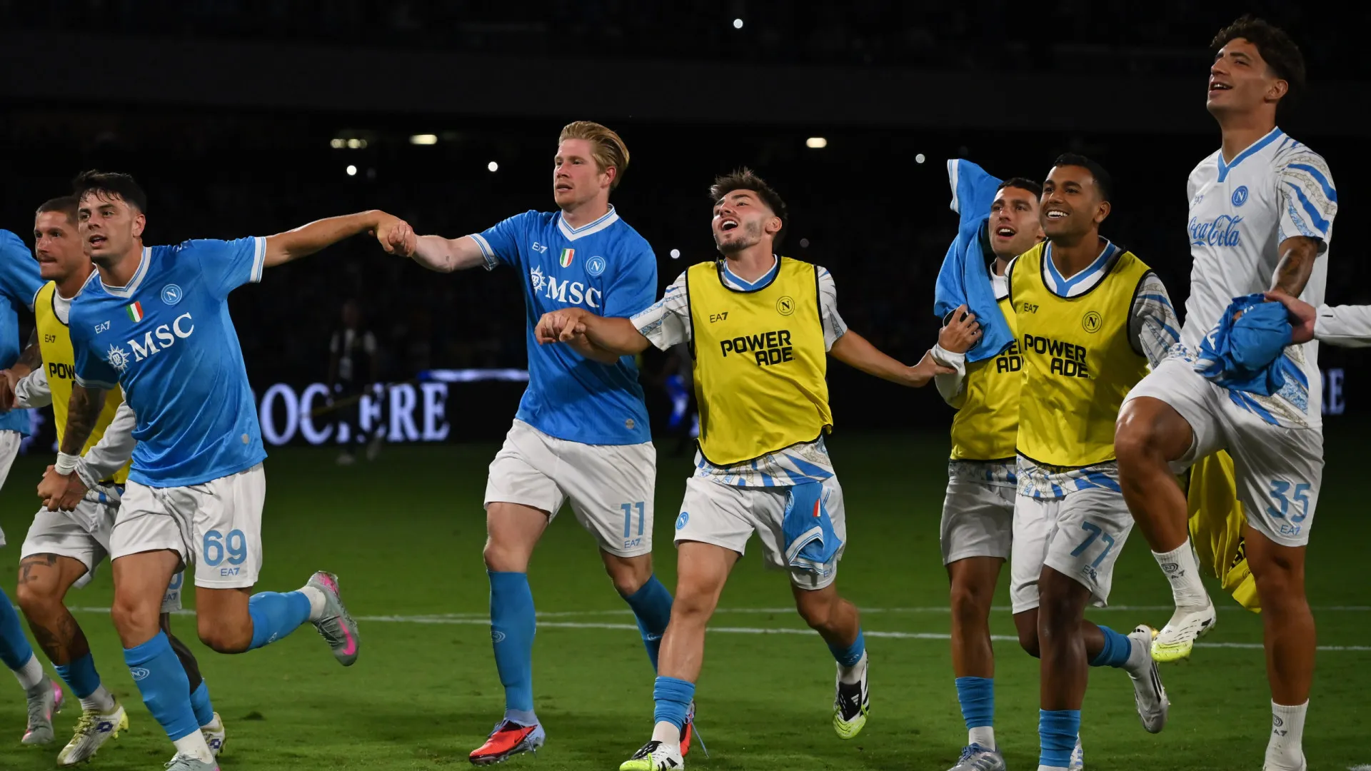 
                    Campeão Napoli sofre, mas ganha, na Liga italiana
                