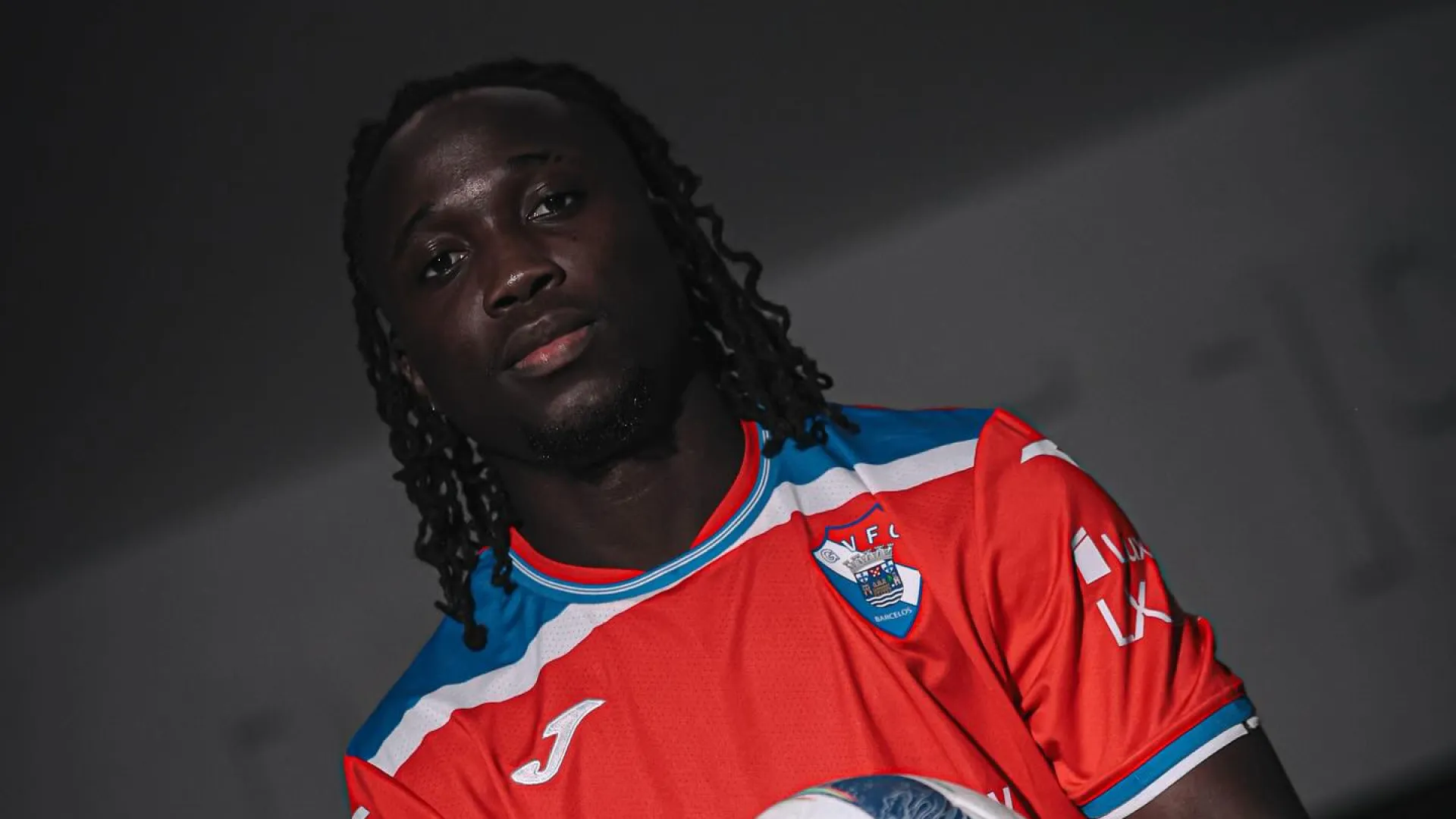 
                    Oficial: Antigo jogador do Sporting reforça ataque do Gil Vicente
                